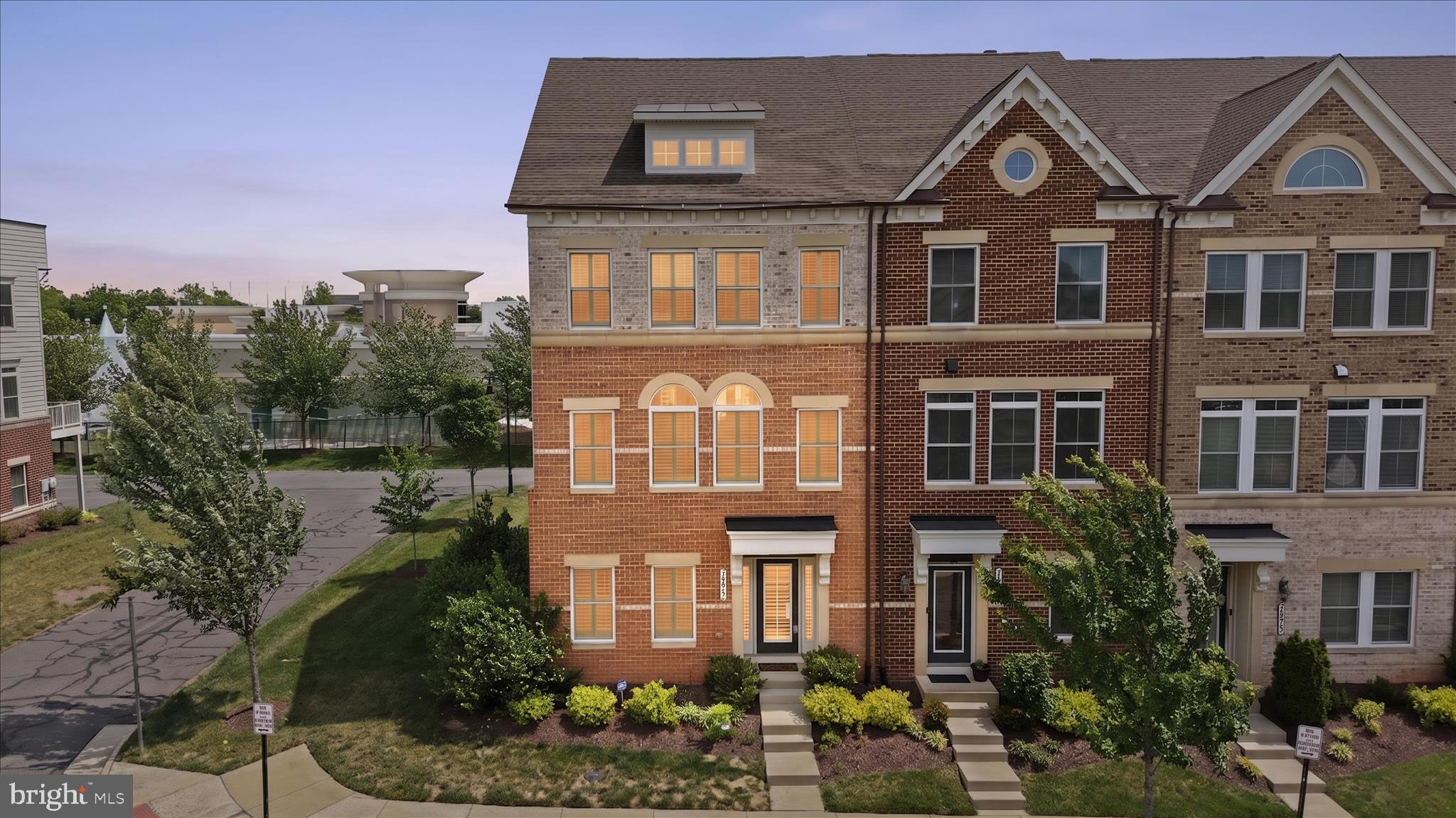 ONE LOUDOUN - Residential