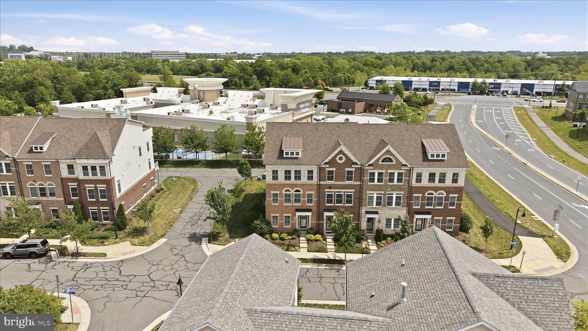 ONE LOUDOUN - Residential
