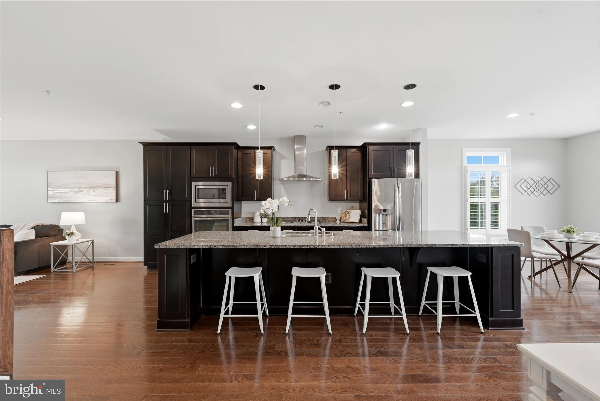 ONE LOUDOUN - Residential