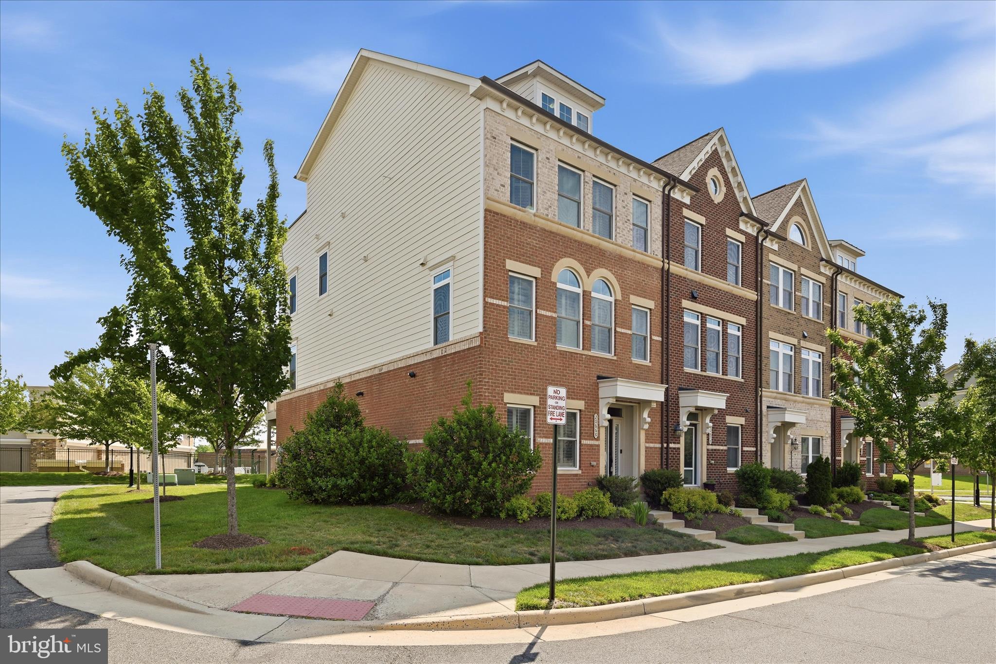 ONE LOUDOUN - Residential
