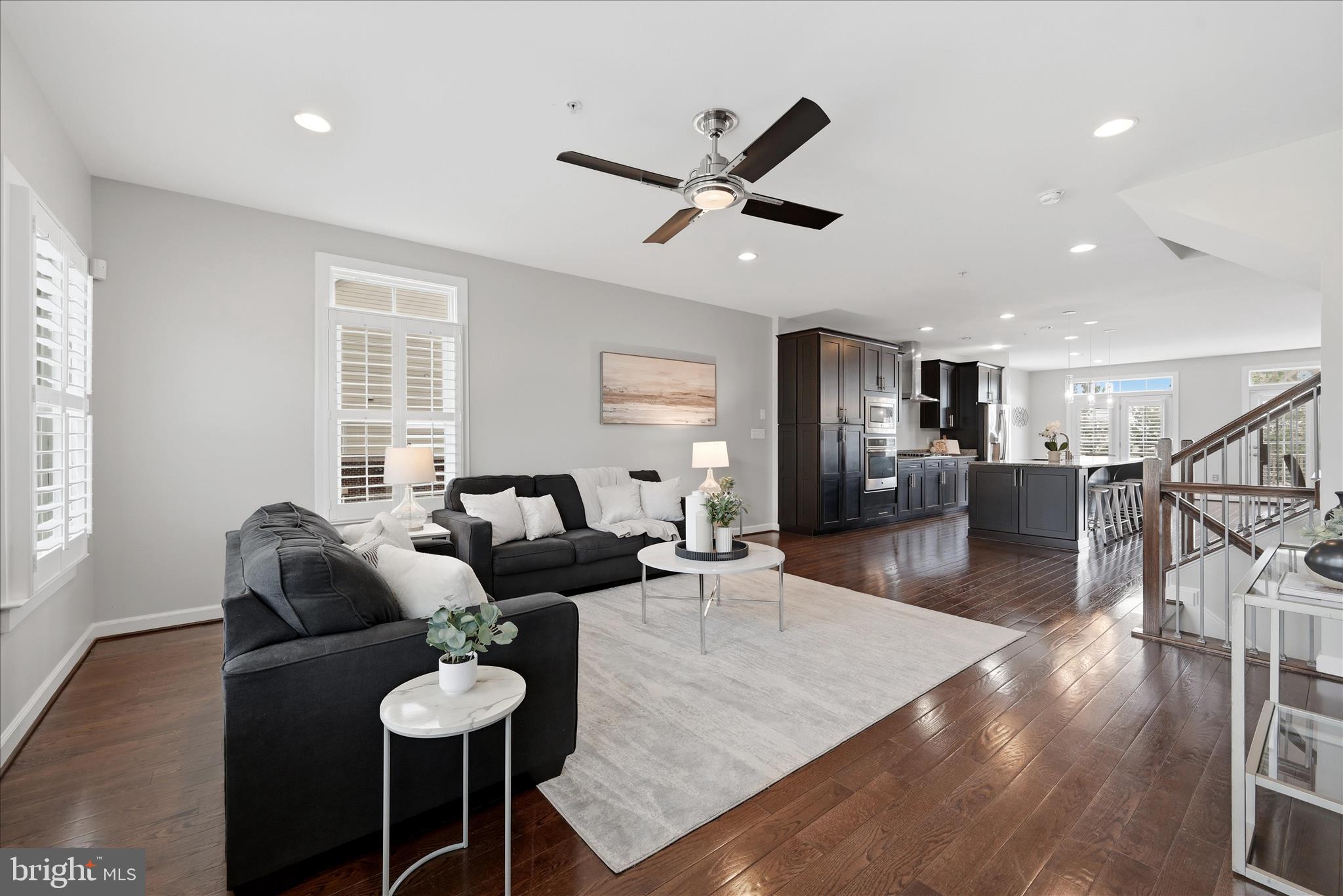 ONE LOUDOUN - Residential
