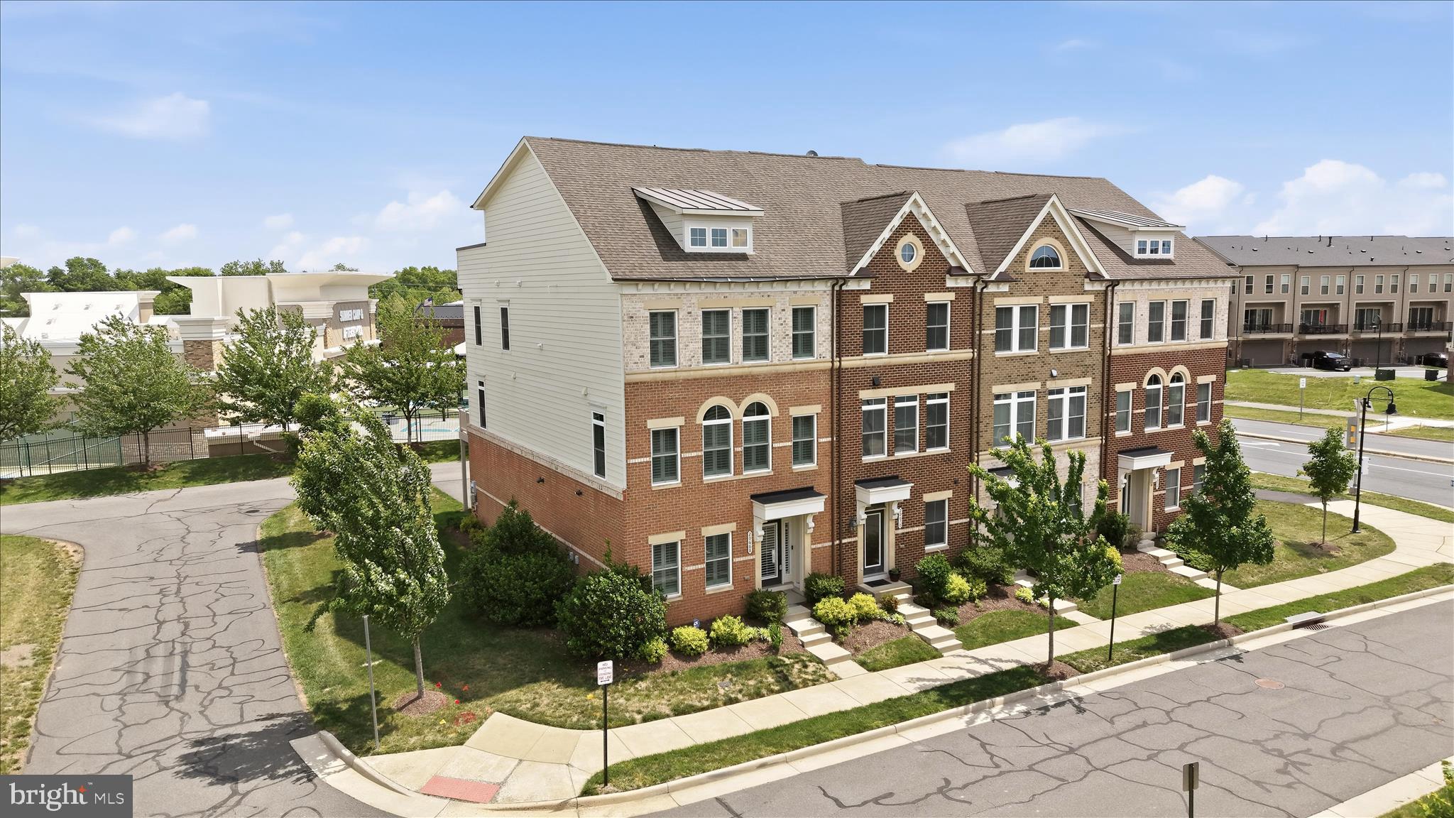 ONE LOUDOUN - Residential