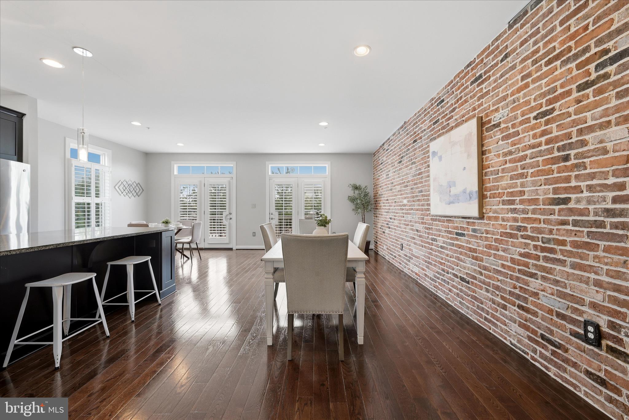 ONE LOUDOUN - Residential