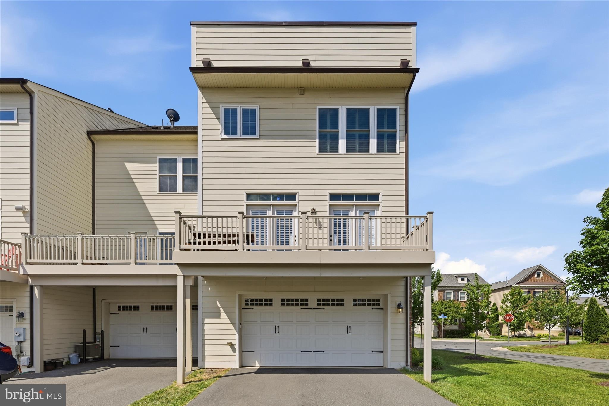 ONE LOUDOUN - Residential