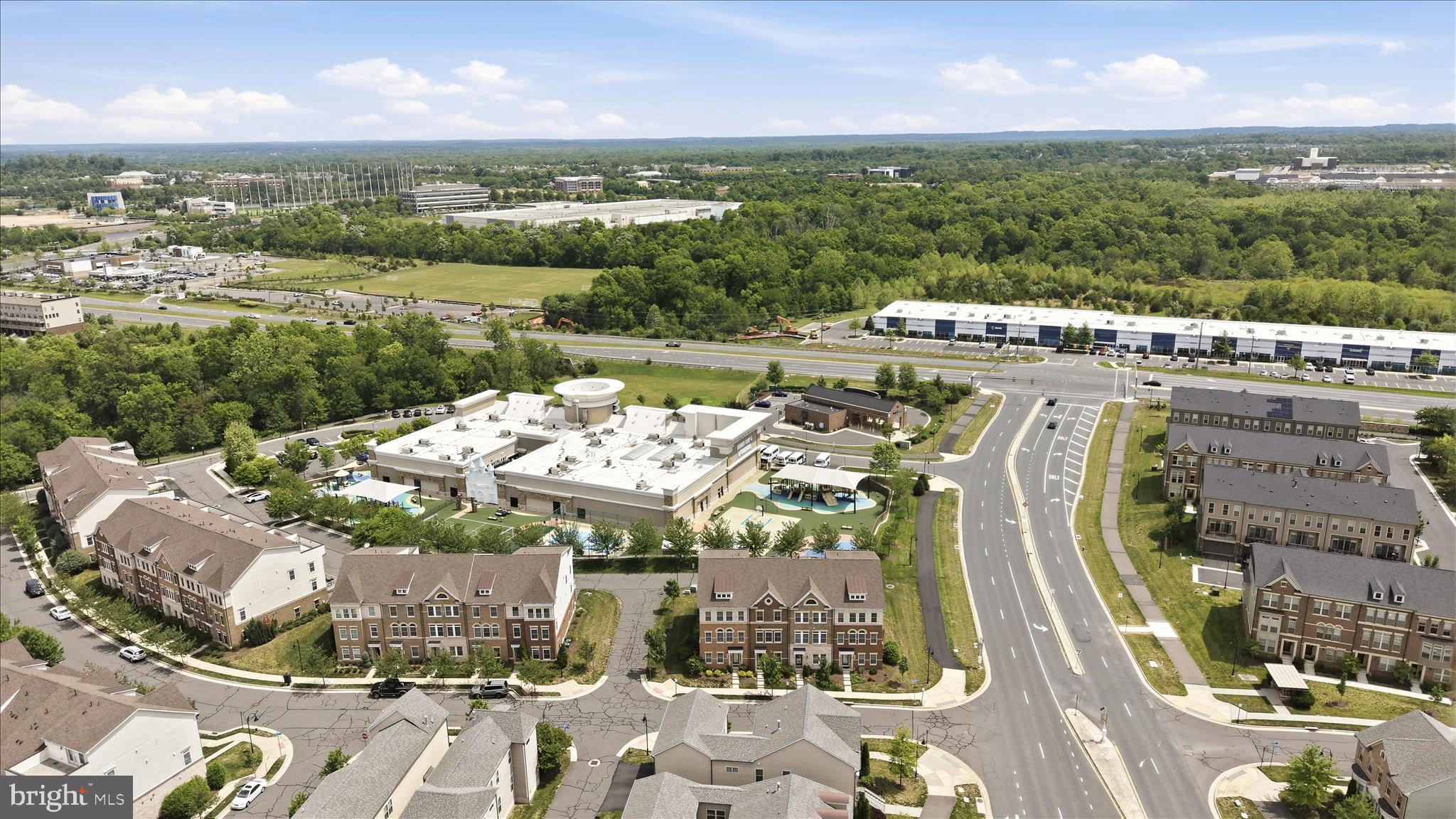 ONE LOUDOUN - Residential