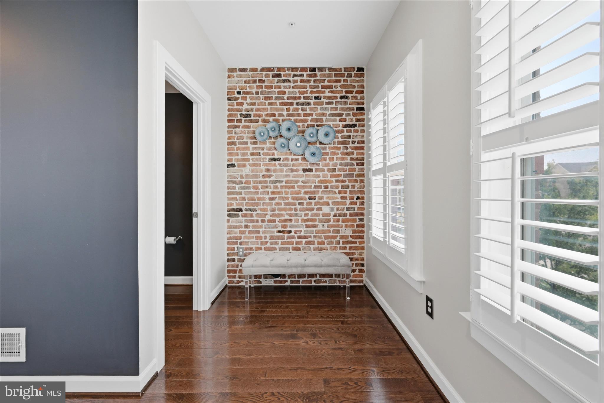 ONE LOUDOUN - Residential