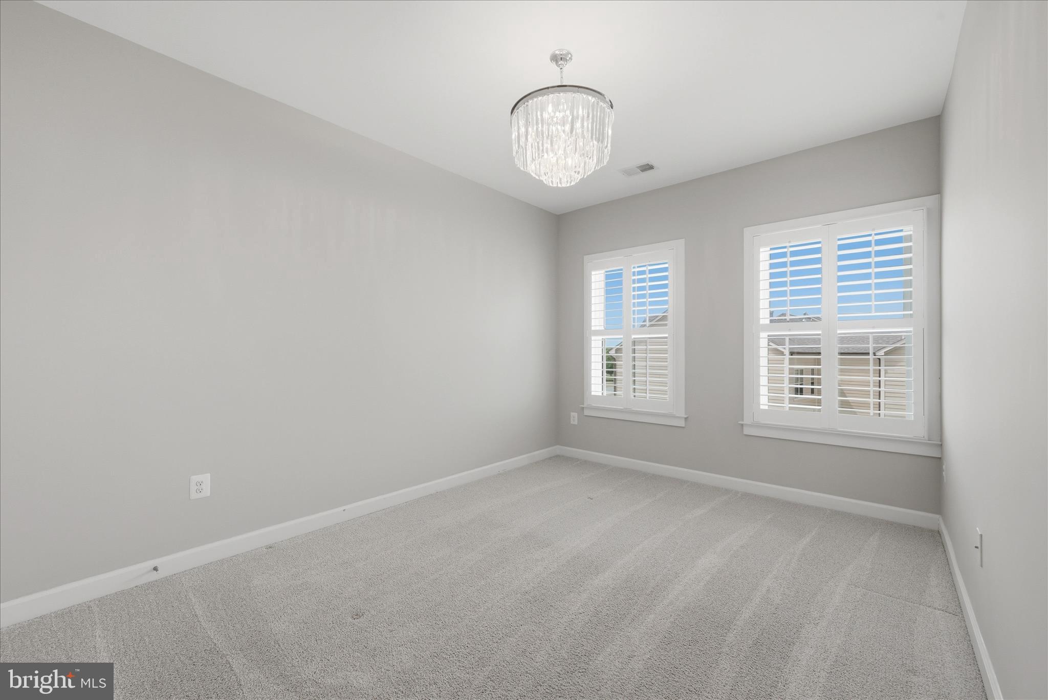 ONE LOUDOUN - Residential