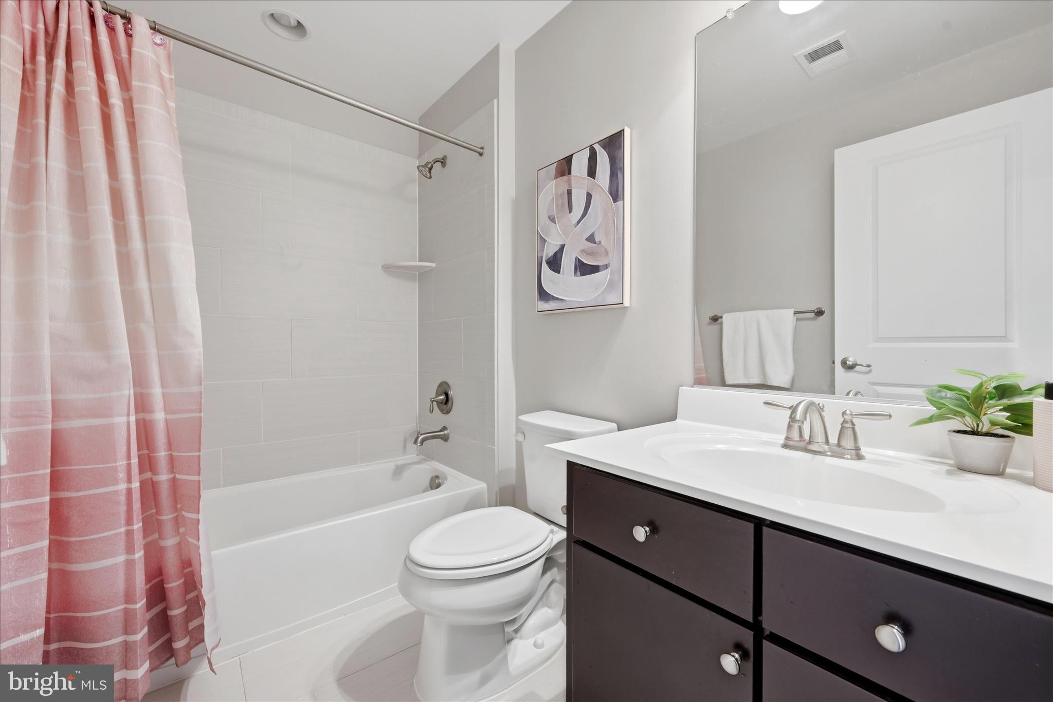 ONE LOUDOUN - Residential