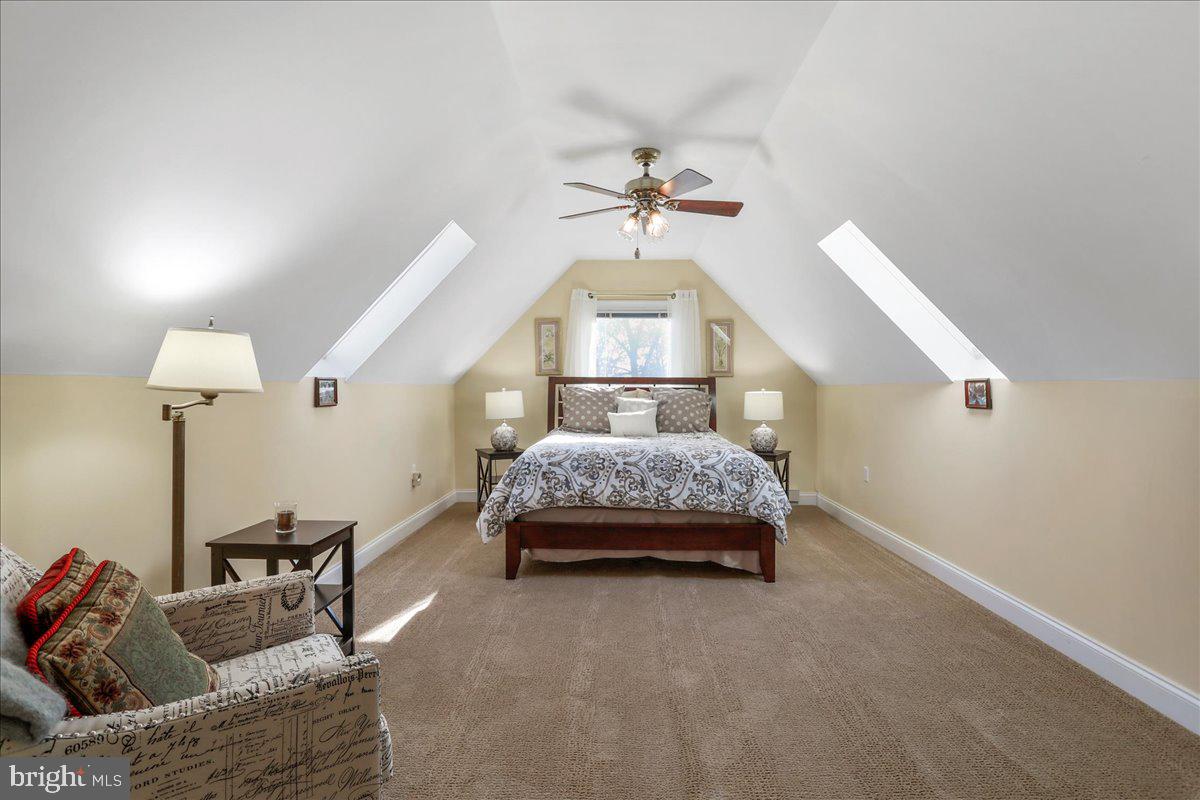 LURAY - Commercial Sale