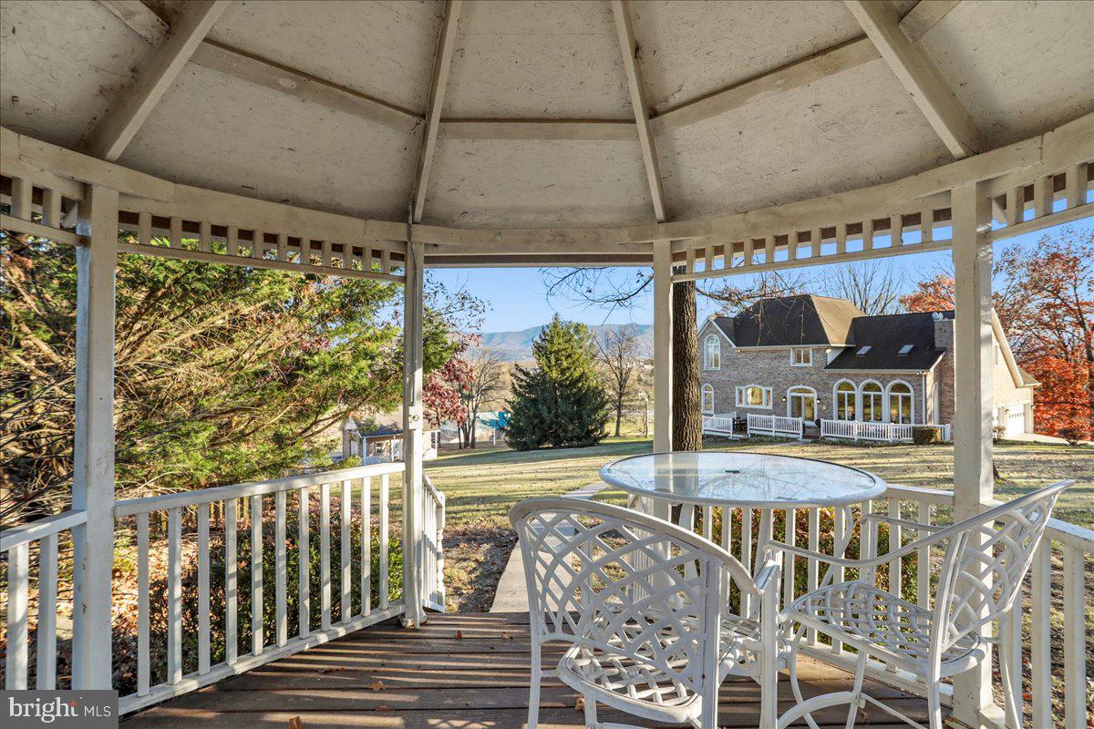 LURAY - Commercial Sale