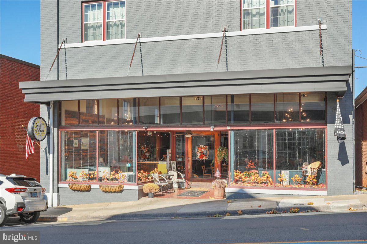 LURAY - Commercial Sale