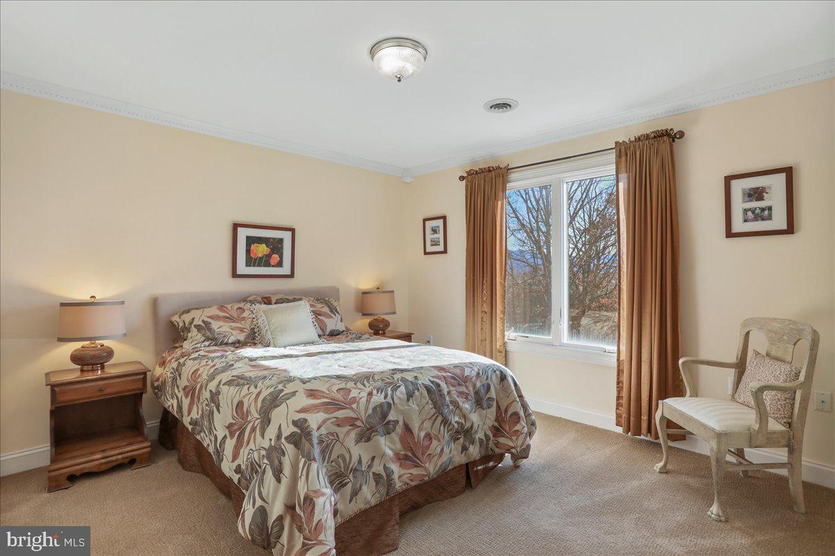 LURAY - Commercial Sale