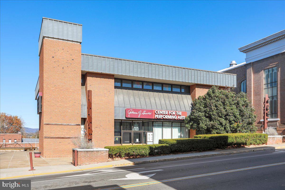 LURAY - Commercial Sale