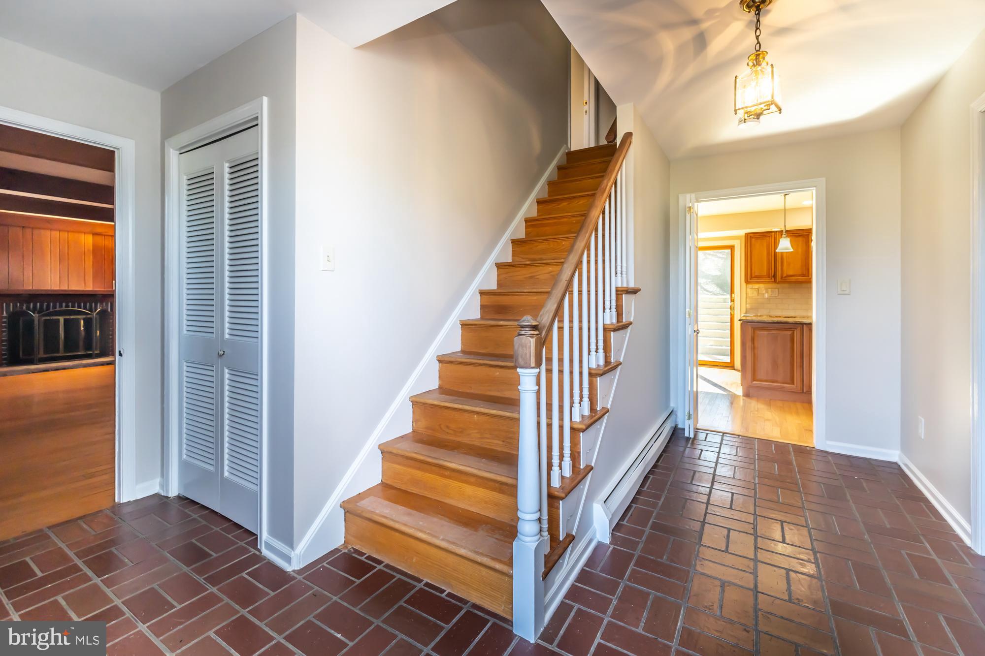 CHARTER CHASE - Residential