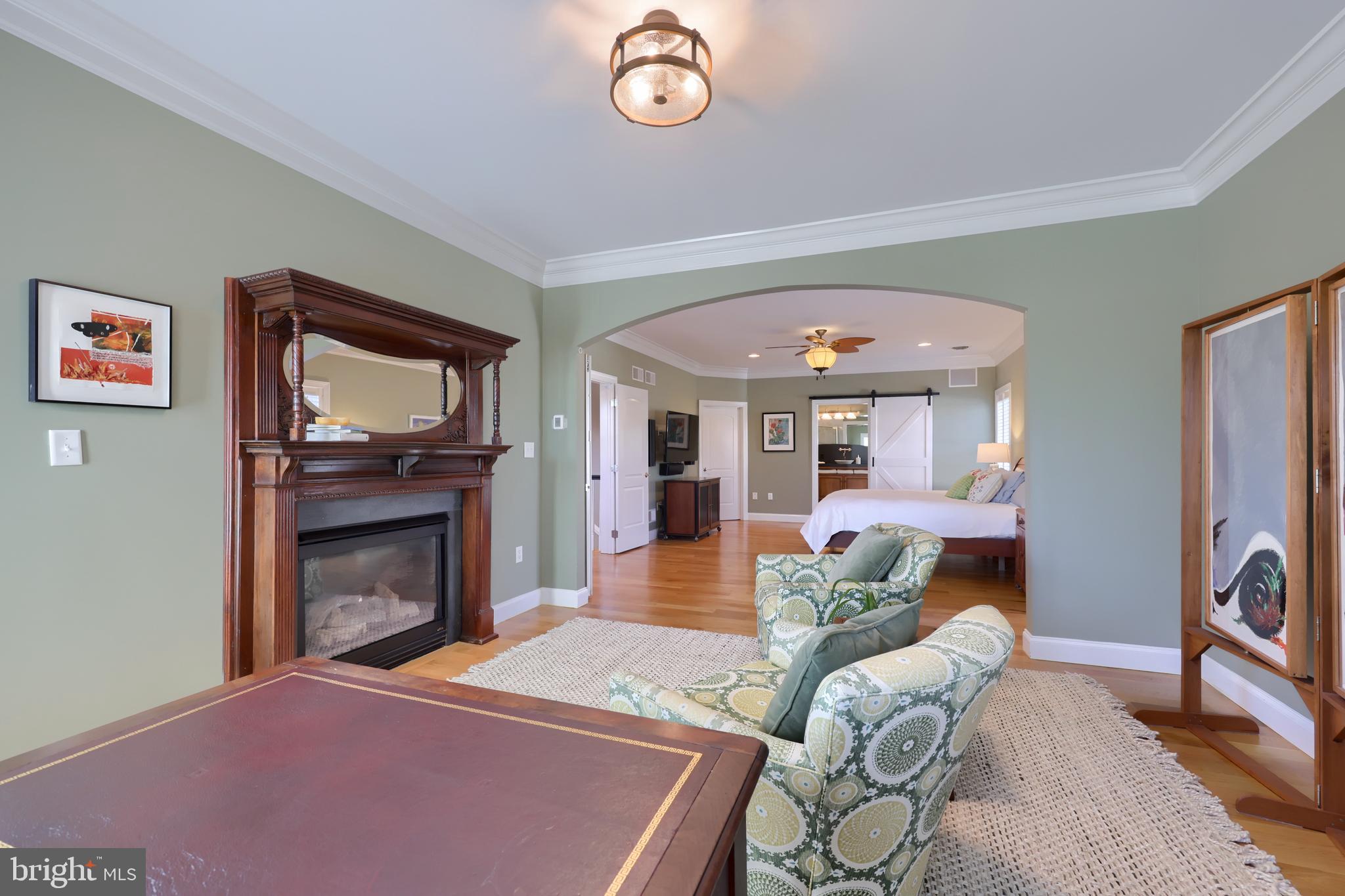 WELLESLEY MANOR - Residential