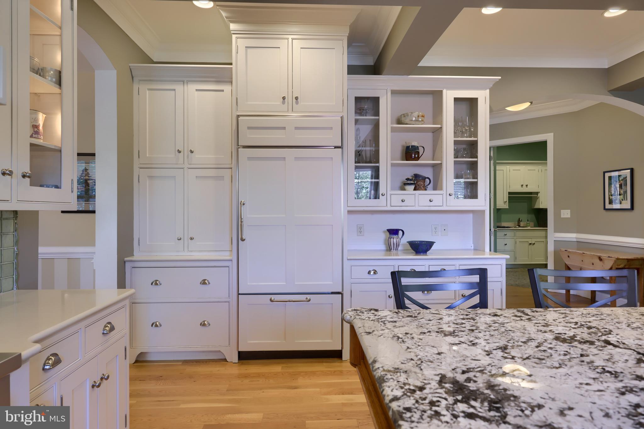 WELLESLEY MANOR - Residential