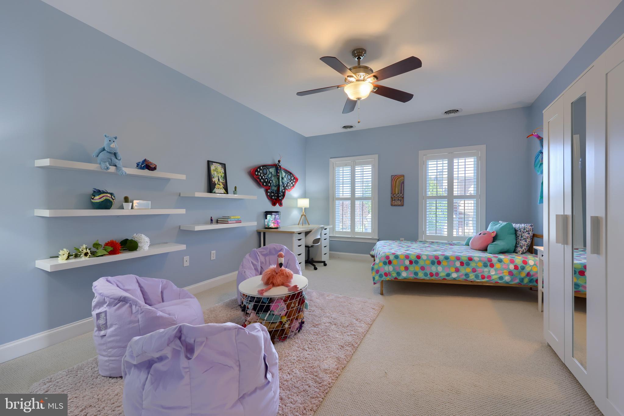 WELLESLEY MANOR - Residential