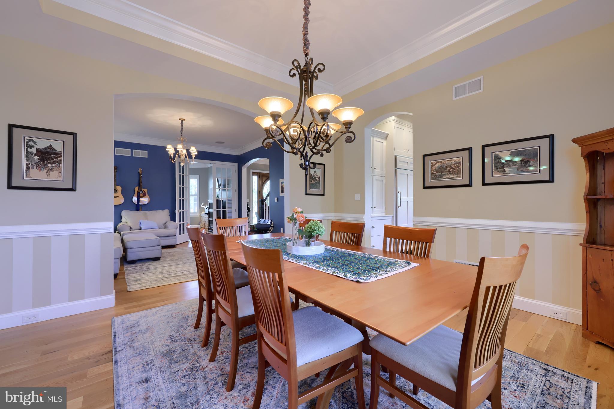 WELLESLEY MANOR - Residential