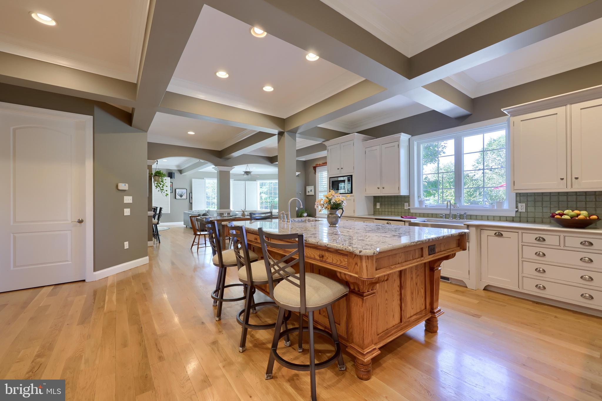 WELLESLEY MANOR - Residential