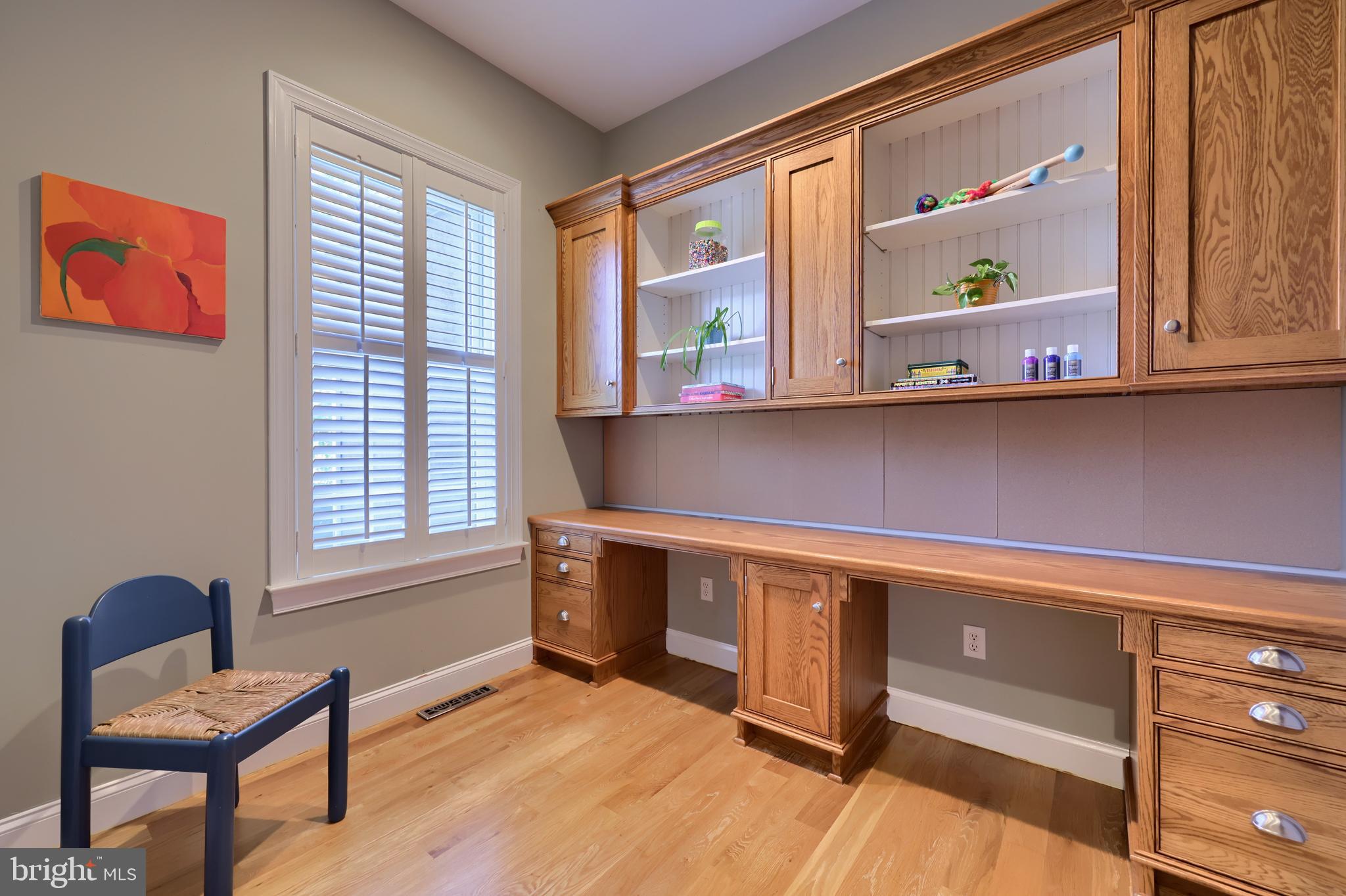 WELLESLEY MANOR - Residential