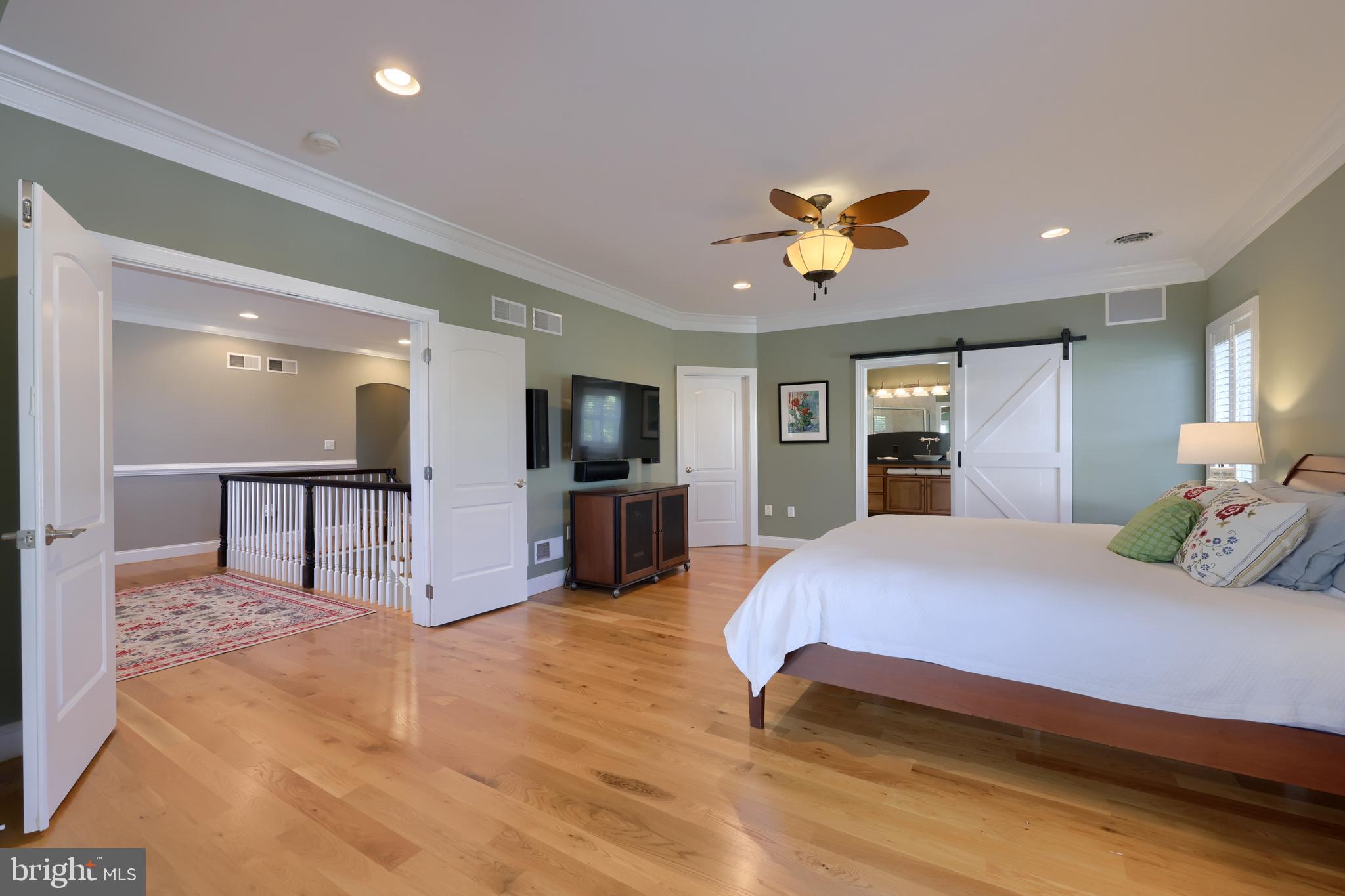 WELLESLEY MANOR - Residential