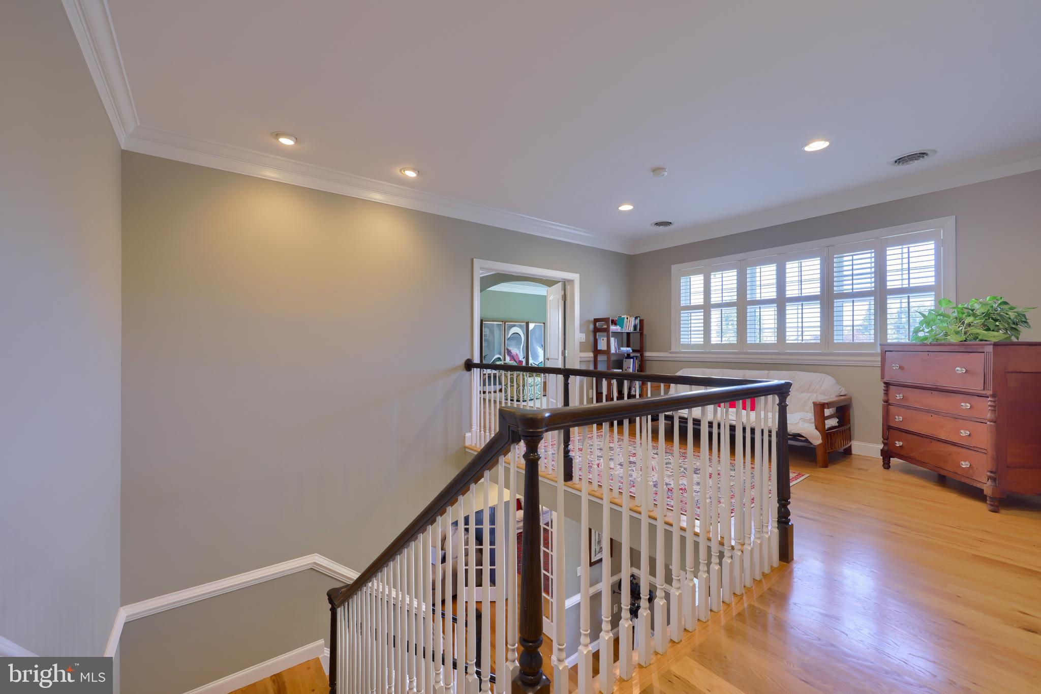 WELLESLEY MANOR - Residential