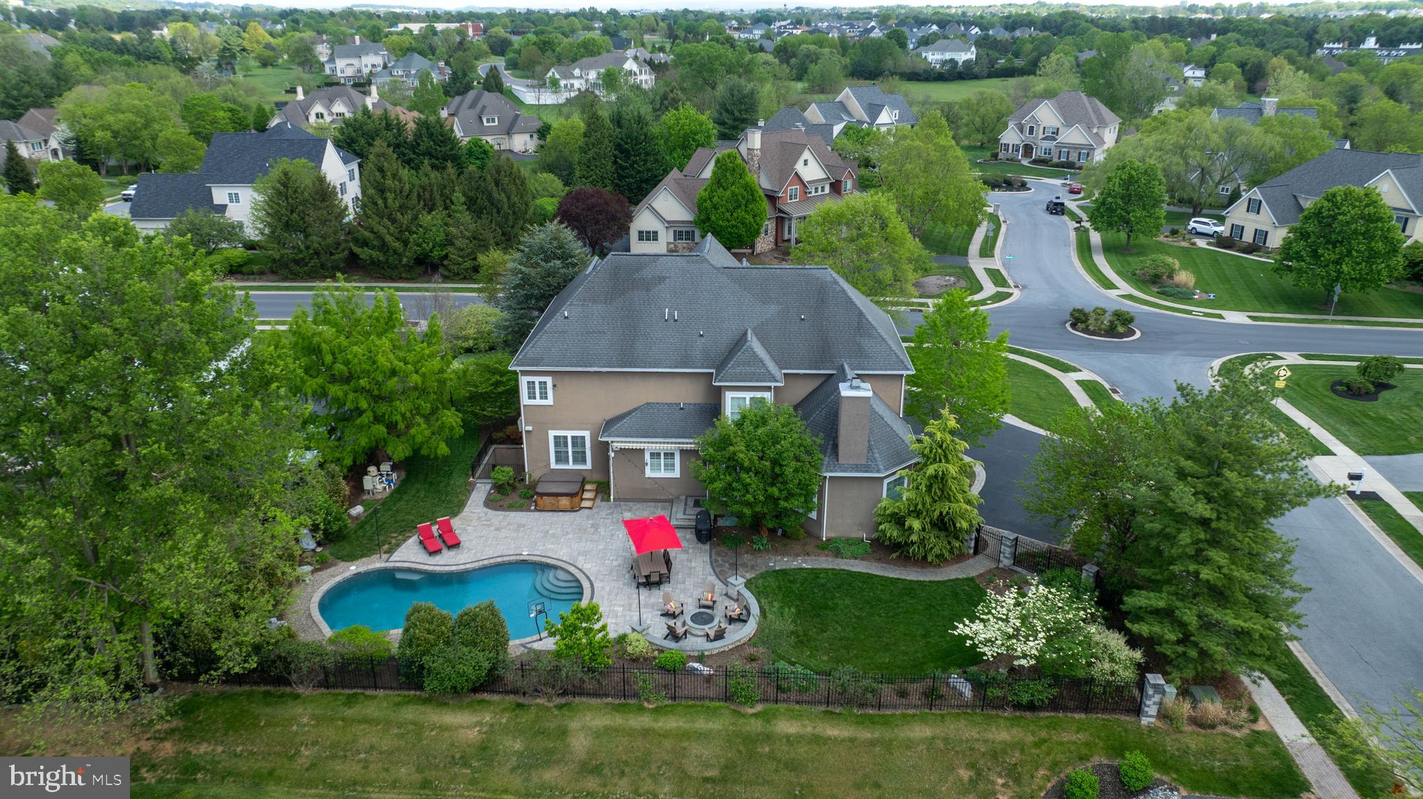 WELLESLEY MANOR - Residential