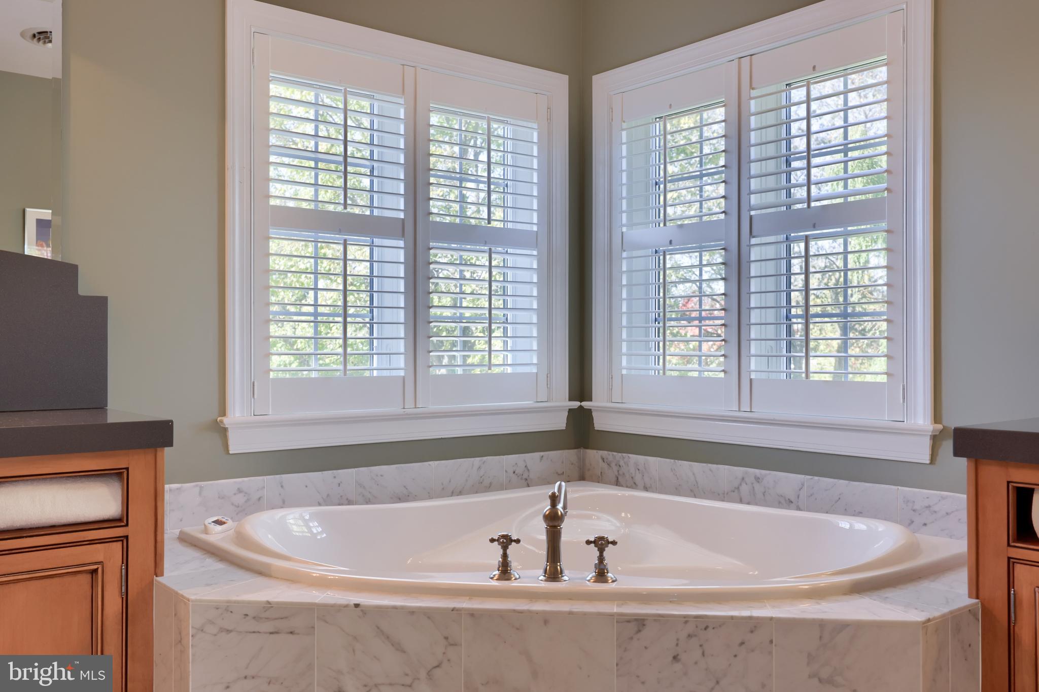 WELLESLEY MANOR - Residential