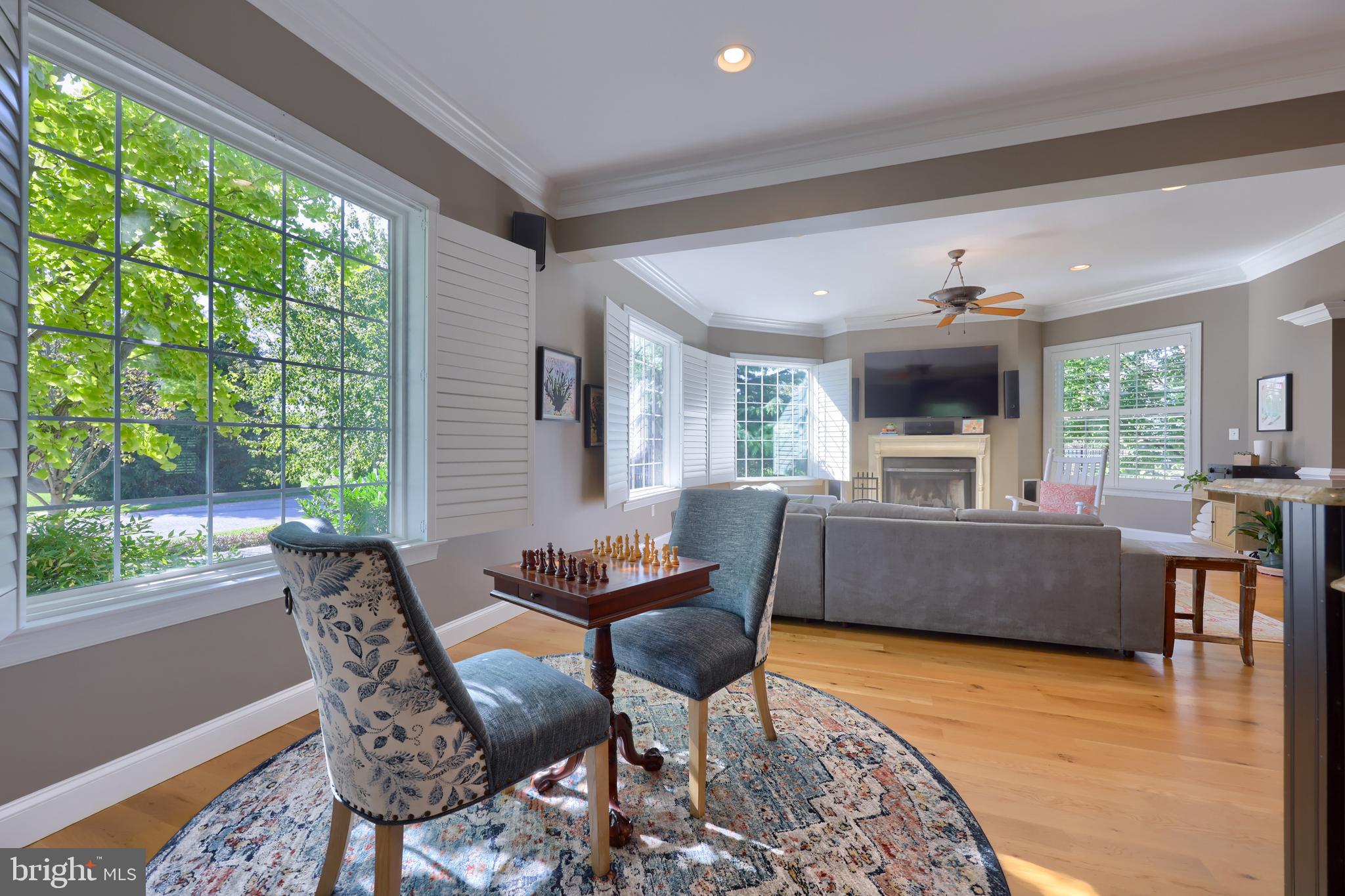 WELLESLEY MANOR - Residential