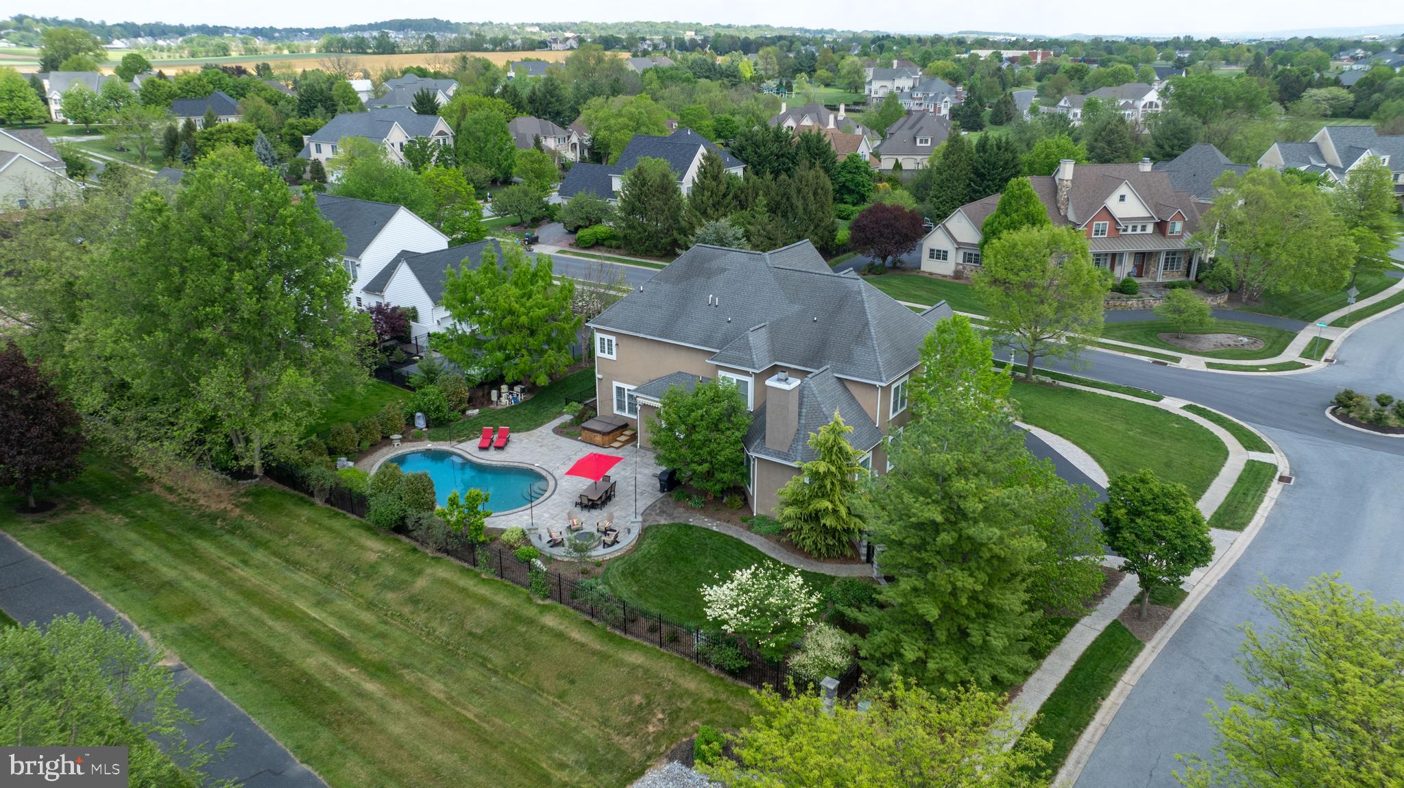 WELLESLEY MANOR - Residential