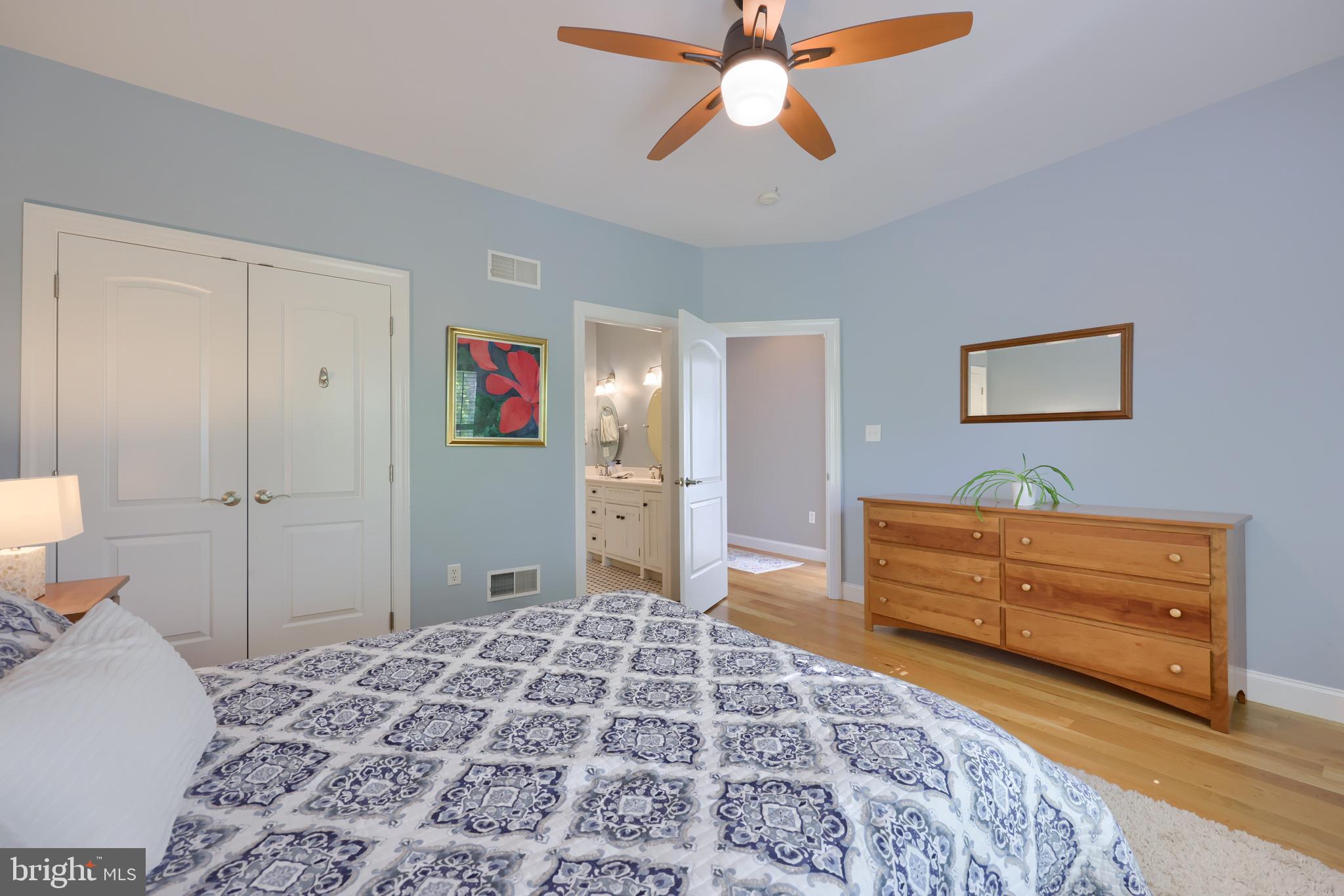 WELLESLEY MANOR - Residential