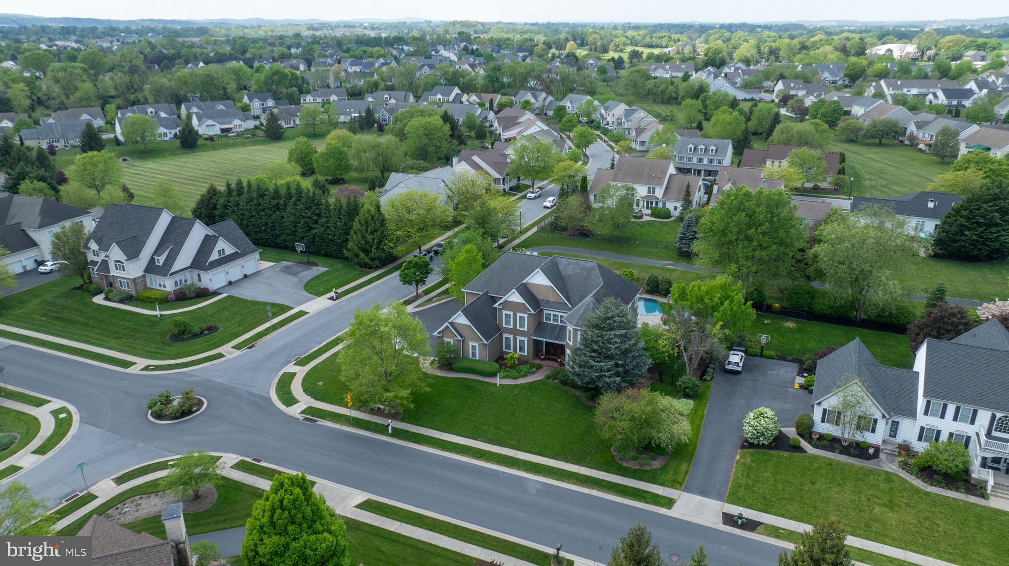 WELLESLEY MANOR - Residential