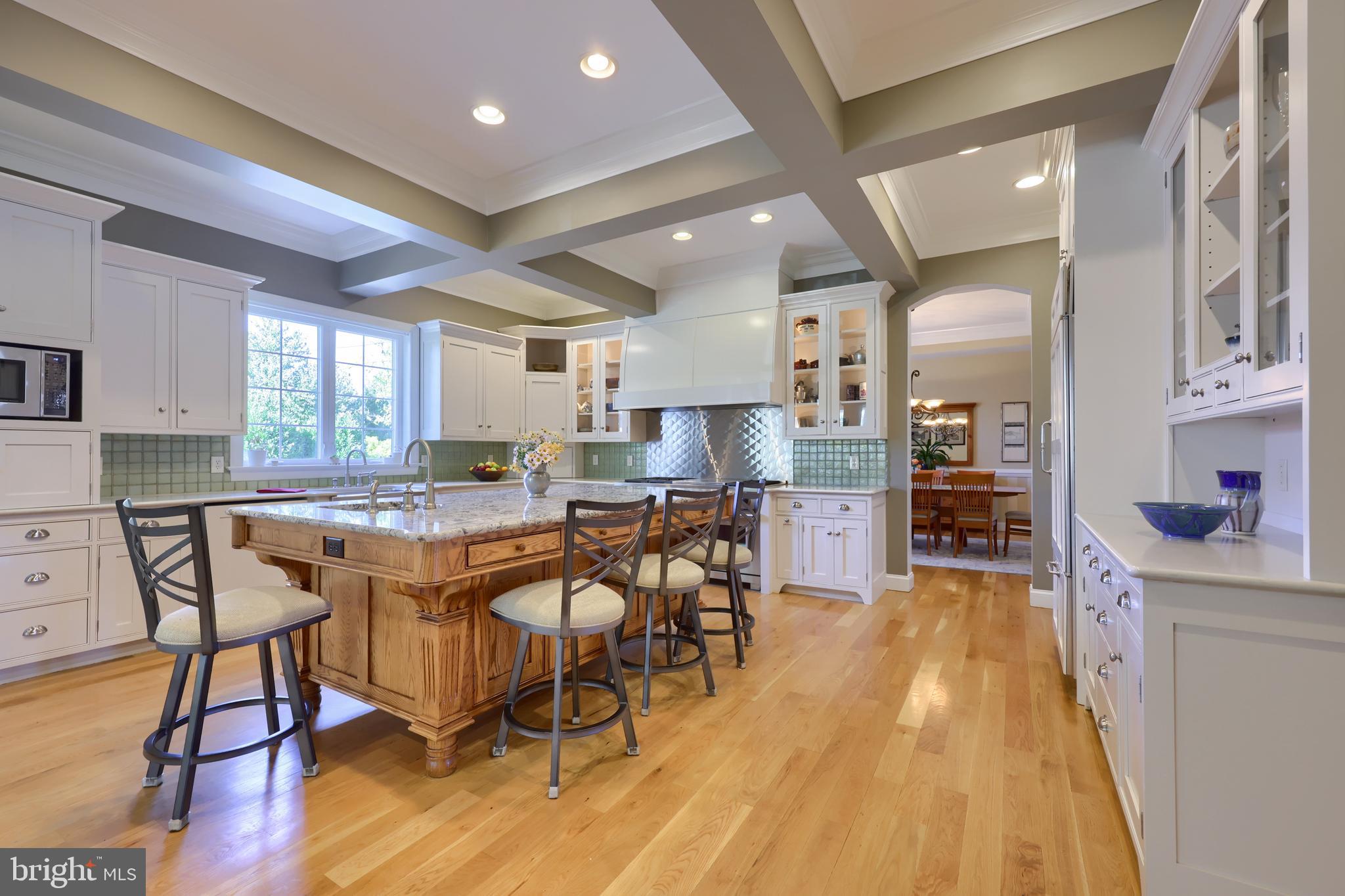 WELLESLEY MANOR - Residential