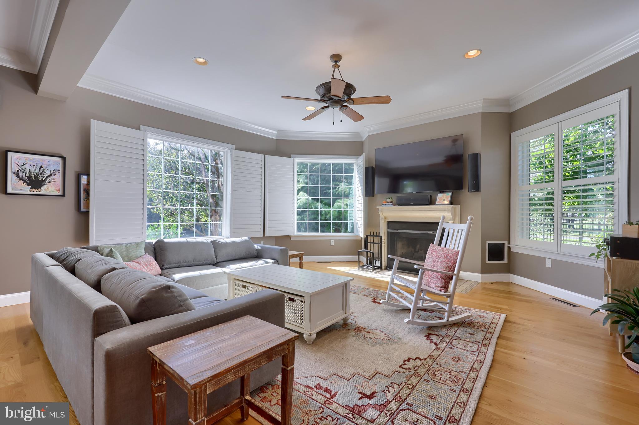 WELLESLEY MANOR - Residential