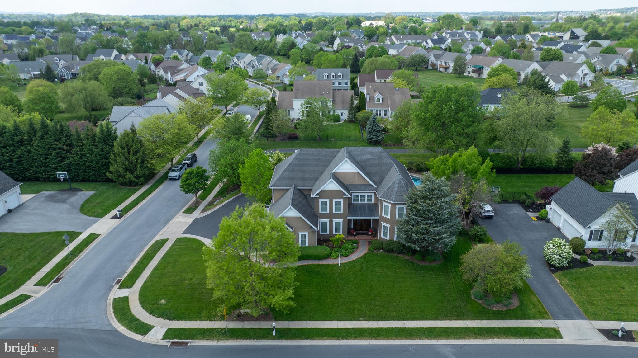 WELLESLEY MANOR - Residential