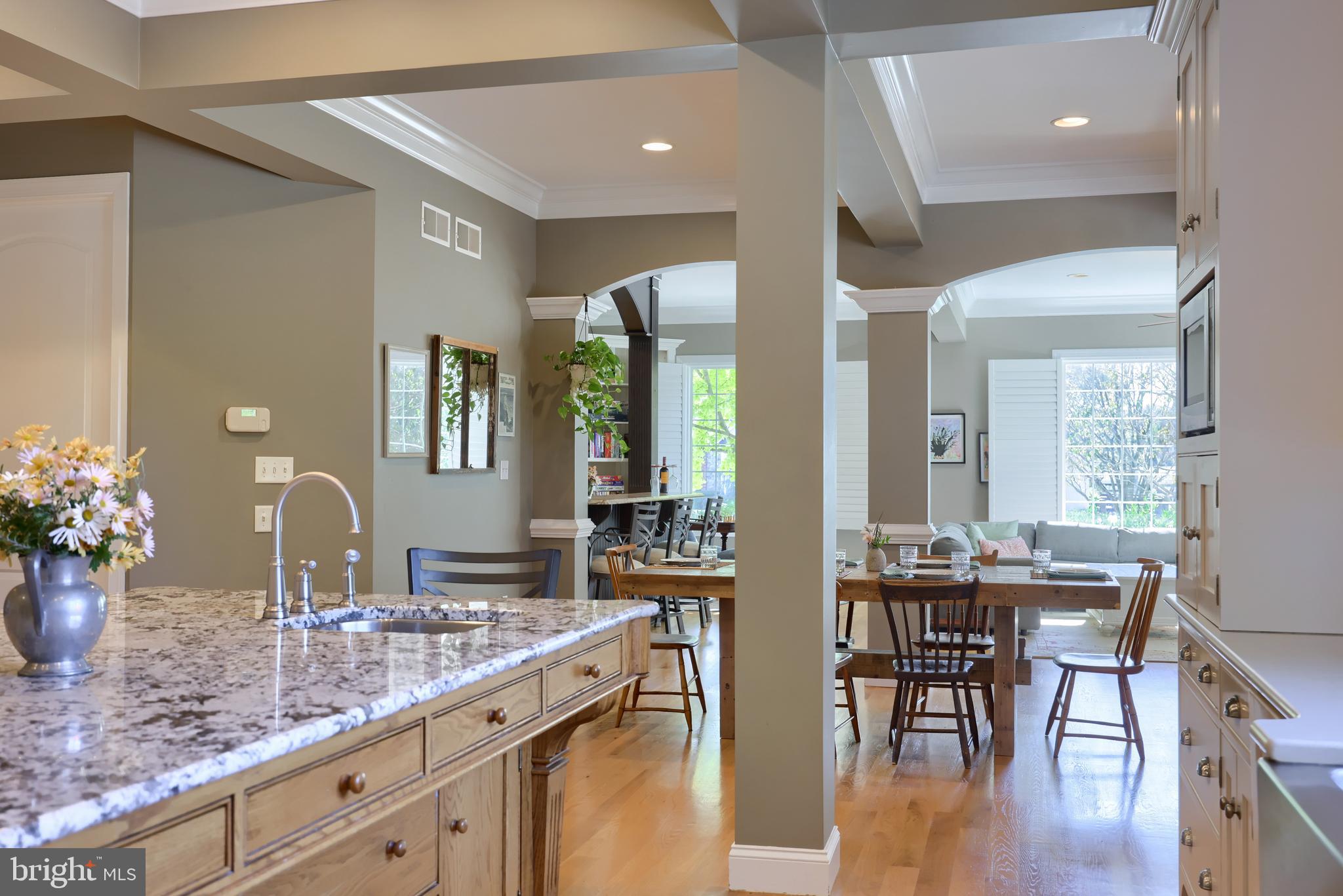 WELLESLEY MANOR - Residential