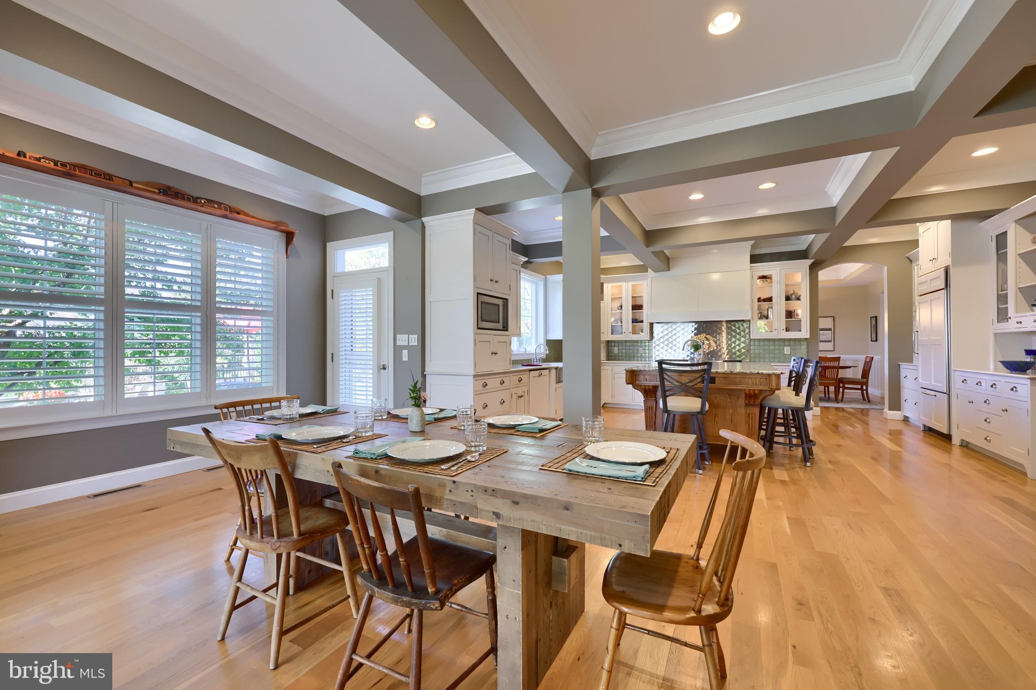 WELLESLEY MANOR - Residential