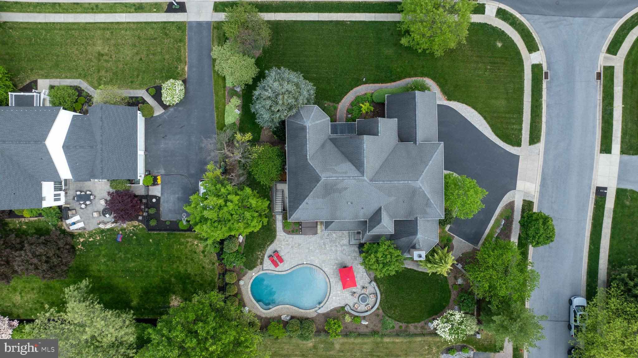 WELLESLEY MANOR - Residential