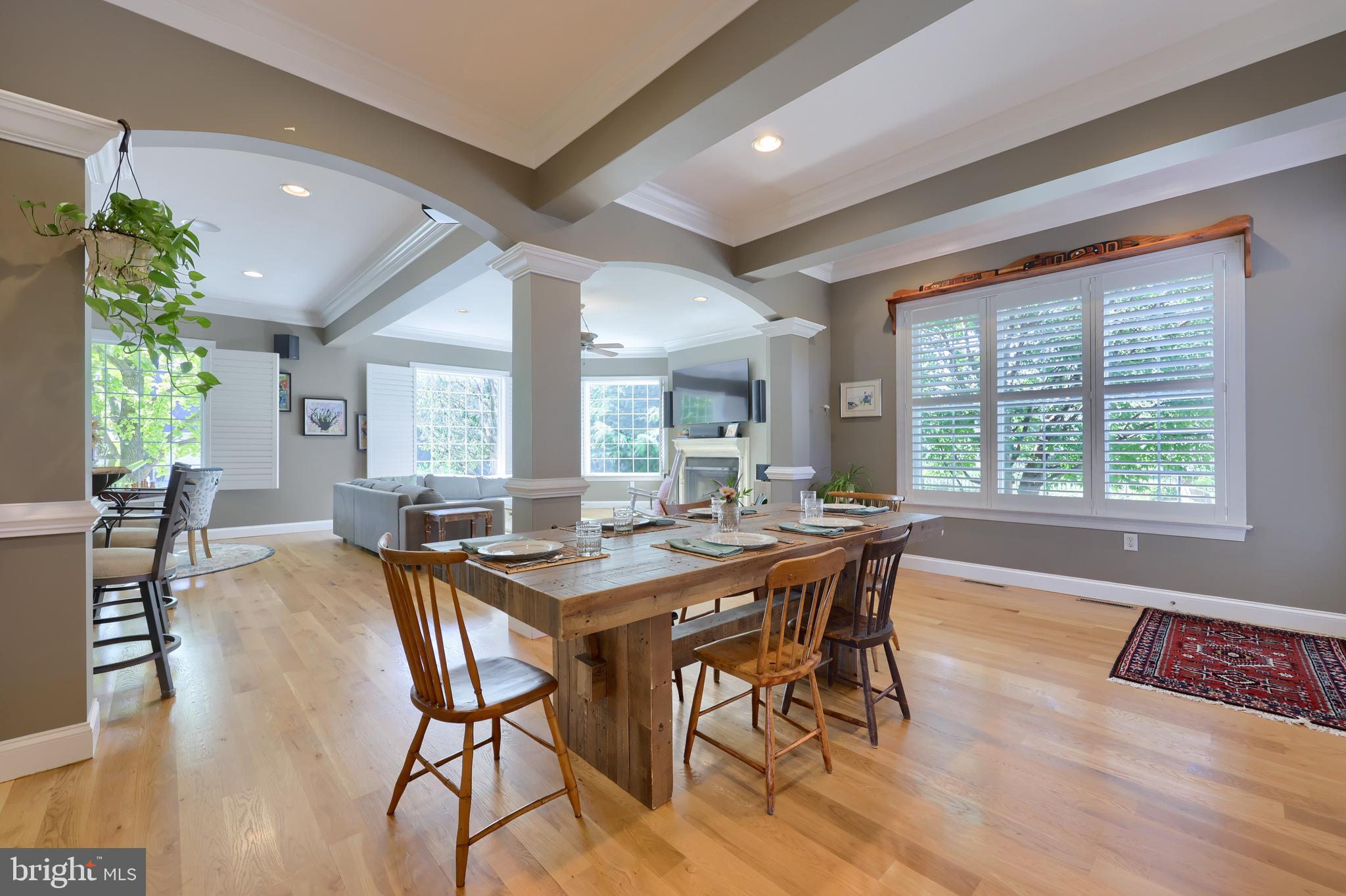 WELLESLEY MANOR - Residential