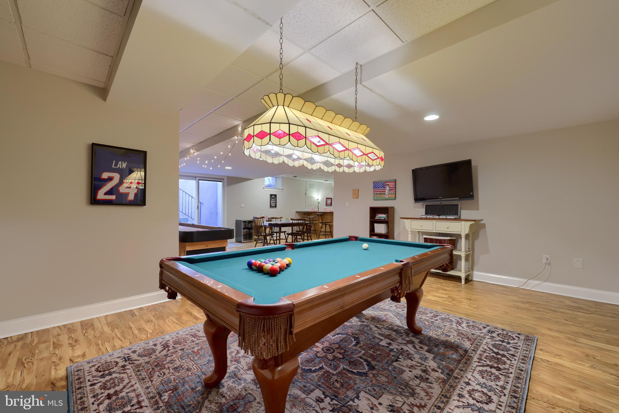 WELLESLEY MANOR - Residential