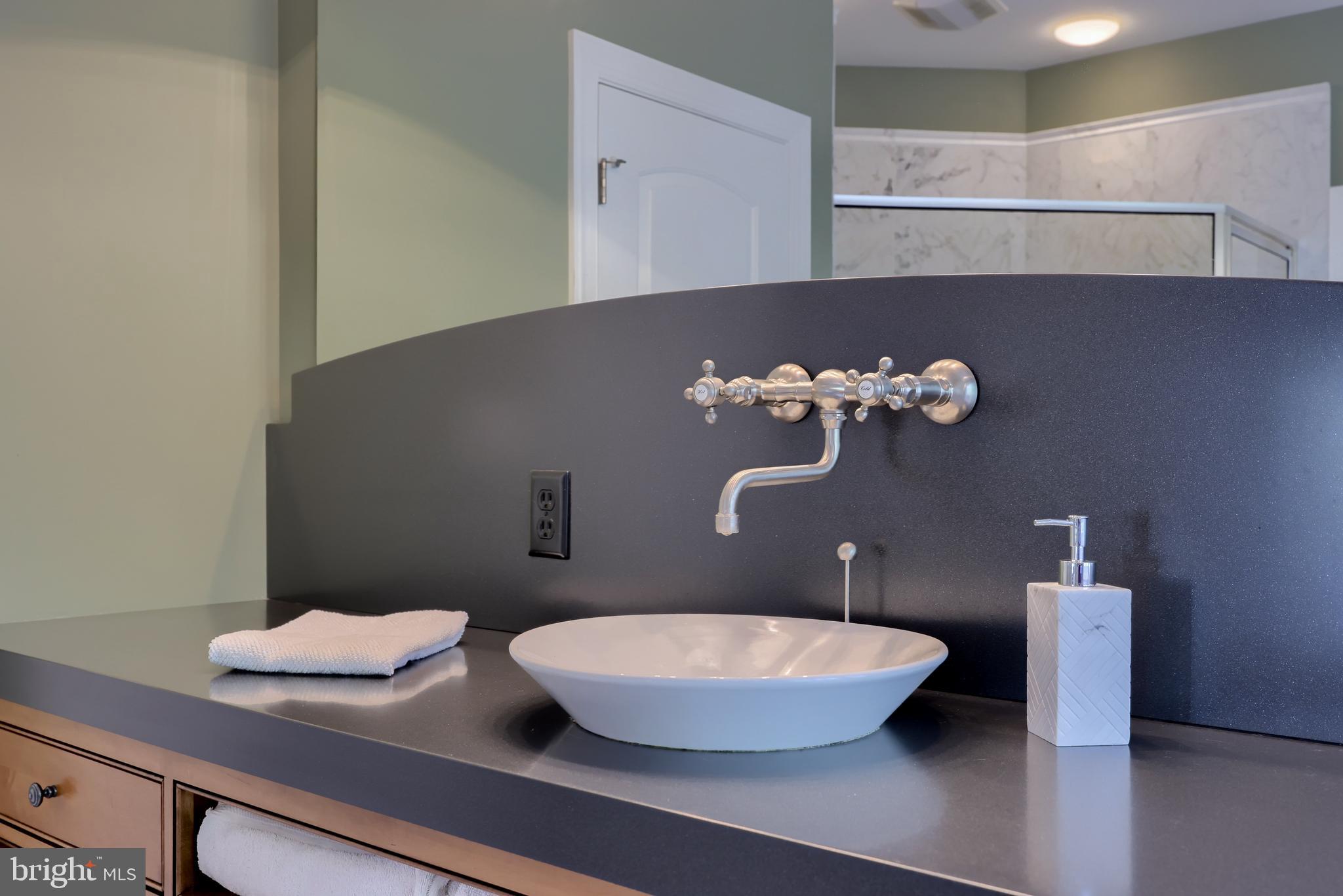 WELLESLEY MANOR - Residential