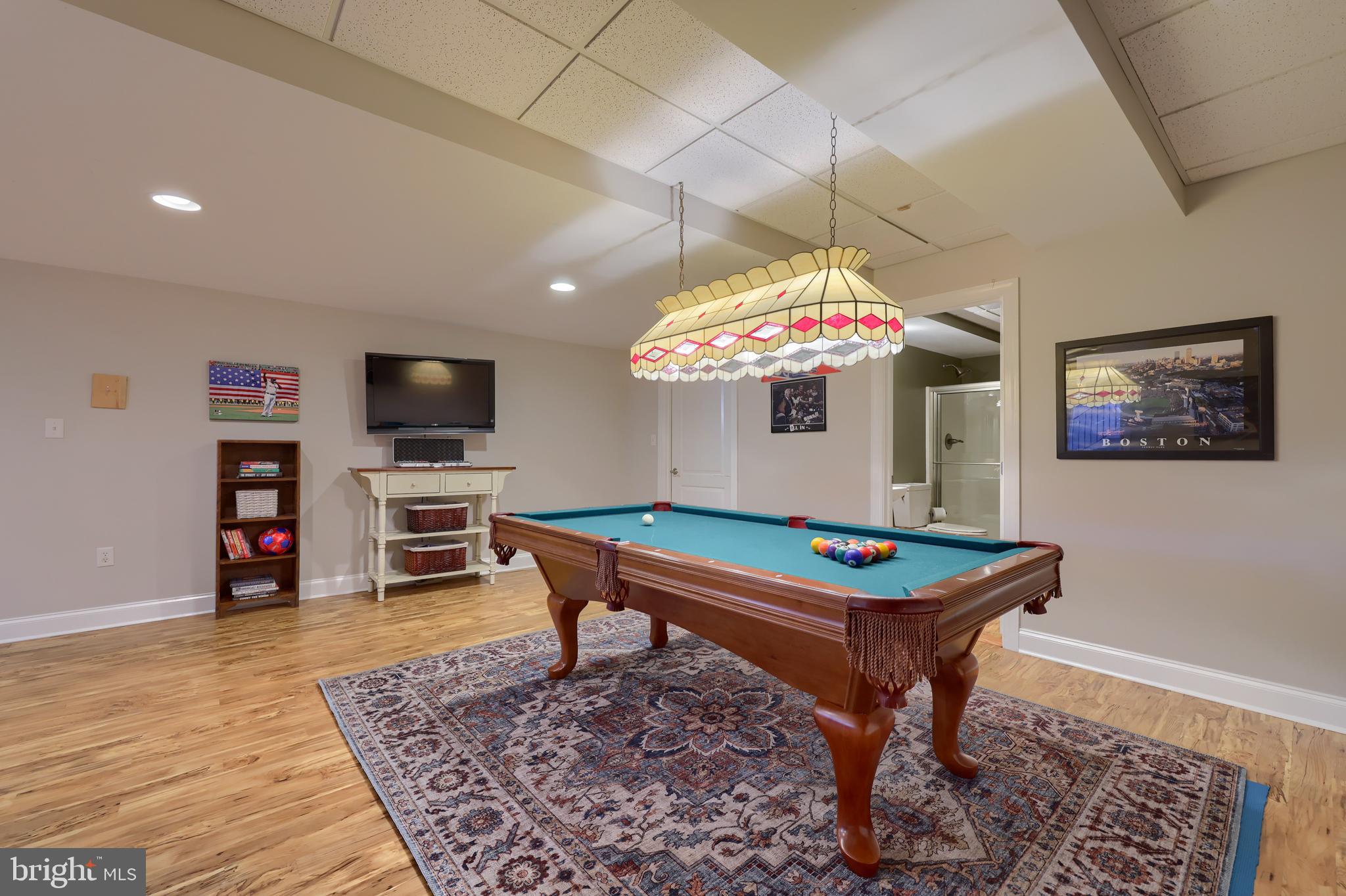 WELLESLEY MANOR - Residential