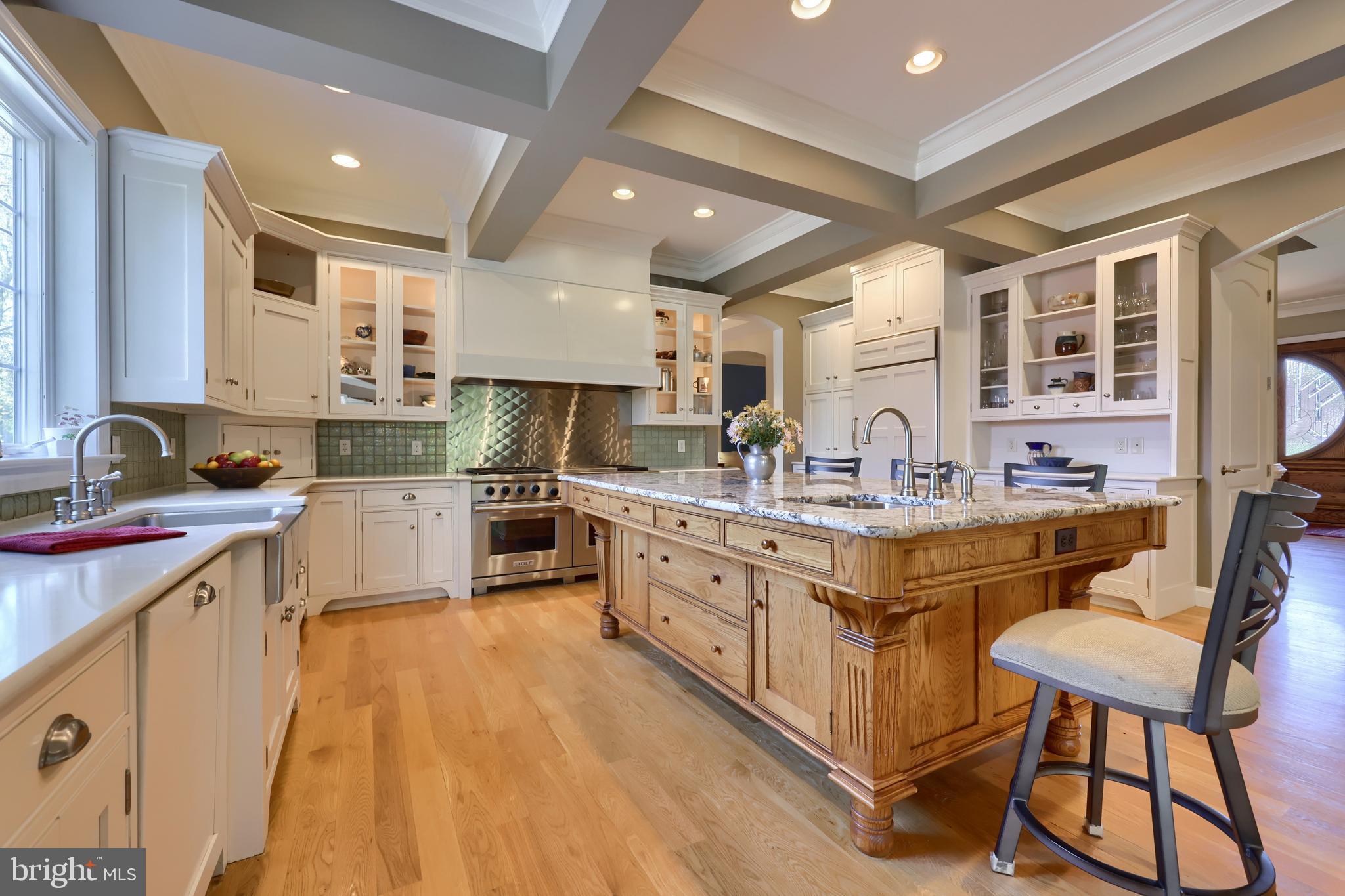 WELLESLEY MANOR - Residential