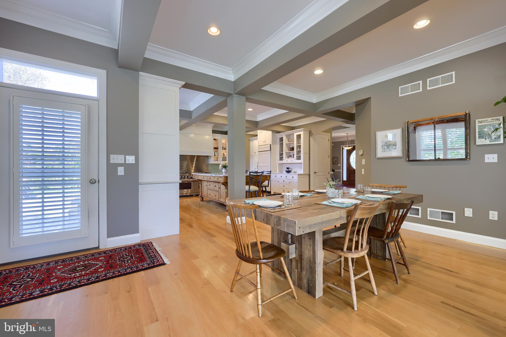 WELLESLEY MANOR - Residential