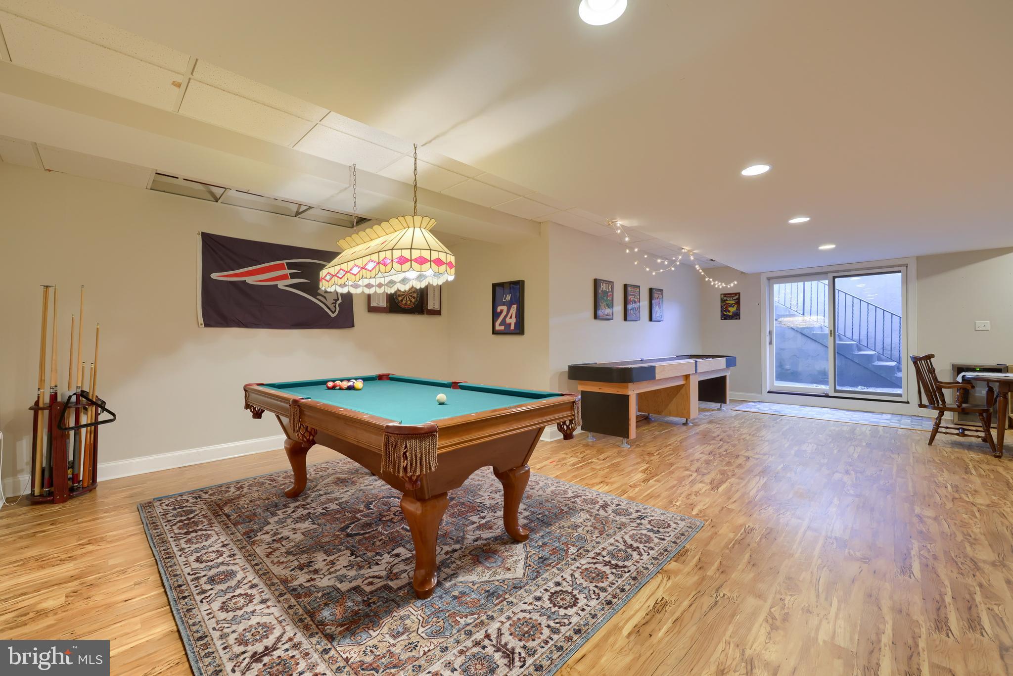 WELLESLEY MANOR - Residential