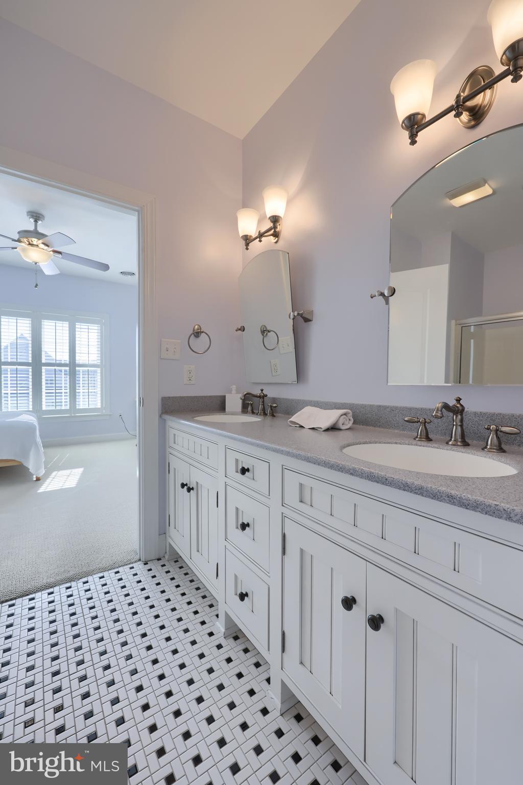 WELLESLEY MANOR - Residential