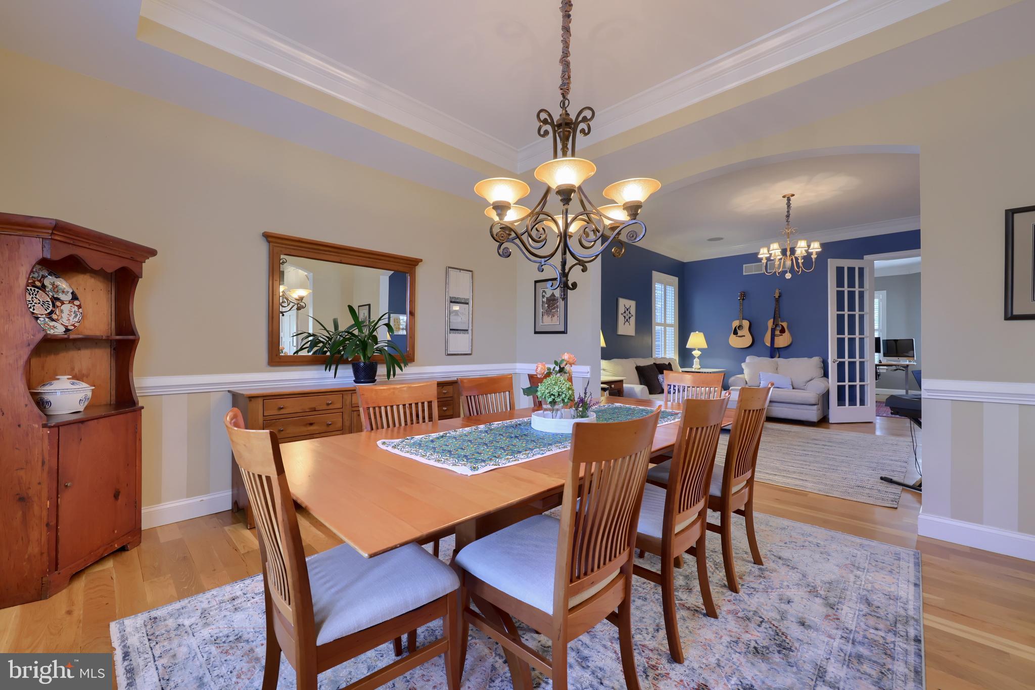 WELLESLEY MANOR - Residential