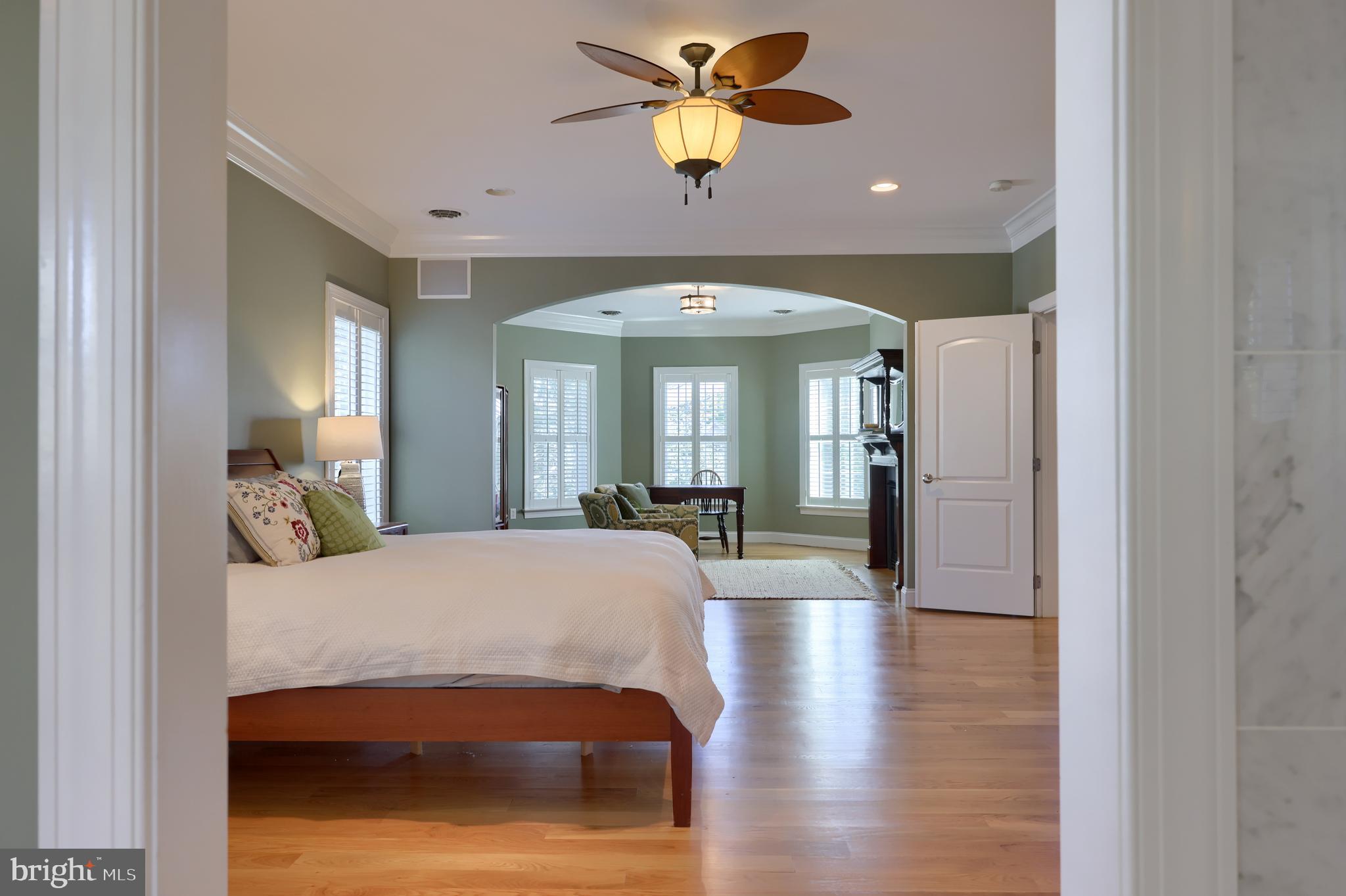 WELLESLEY MANOR - Residential