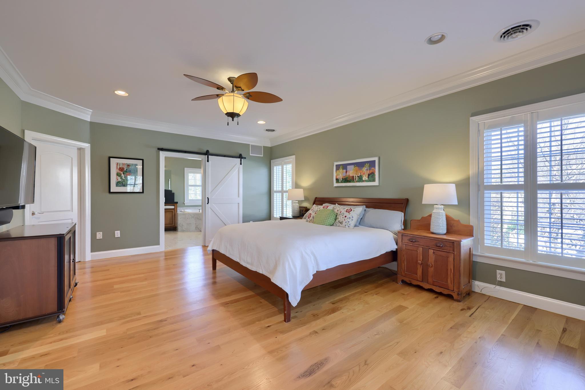 WELLESLEY MANOR - Residential