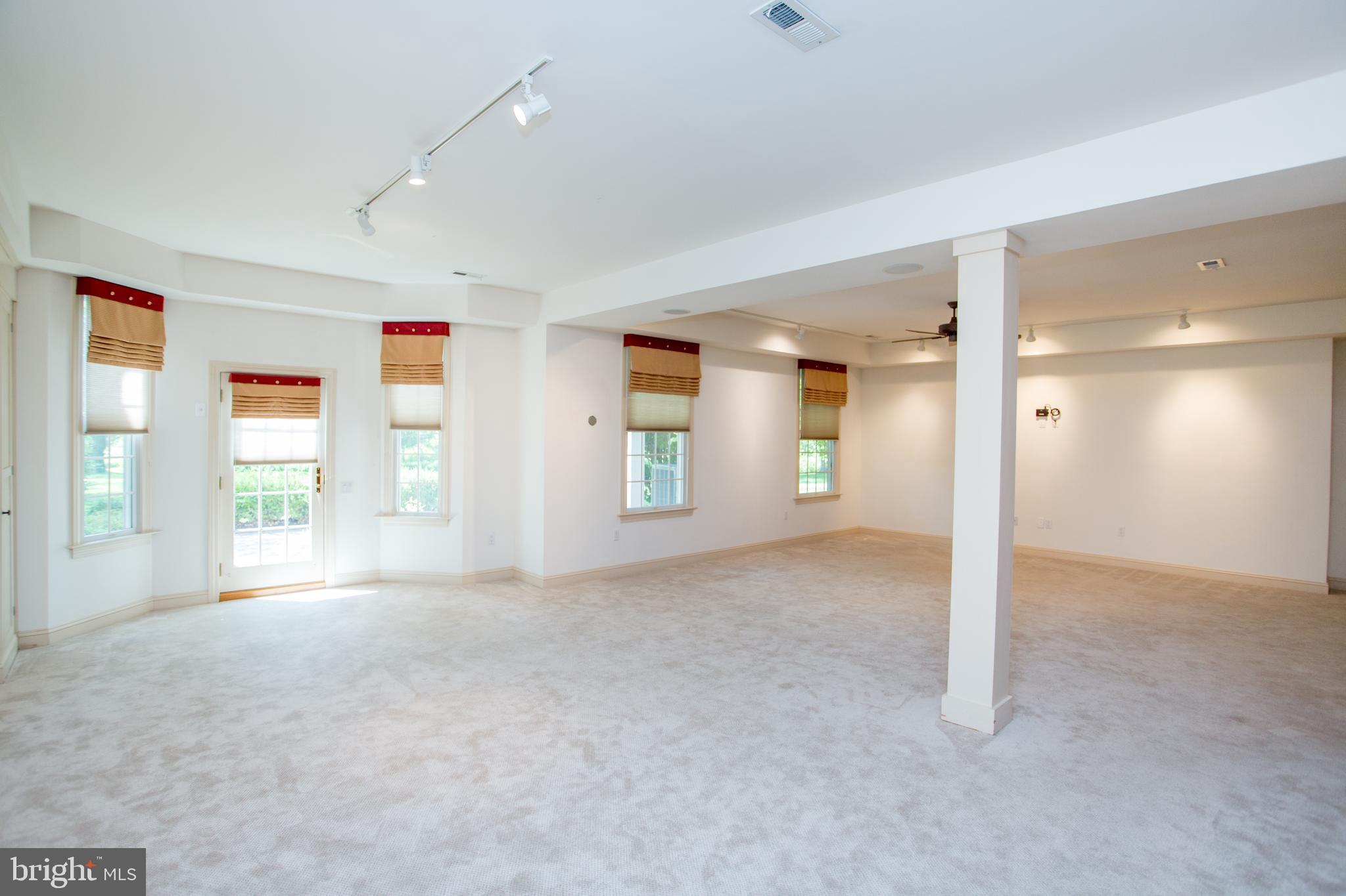 STONE RIDGE - Residential